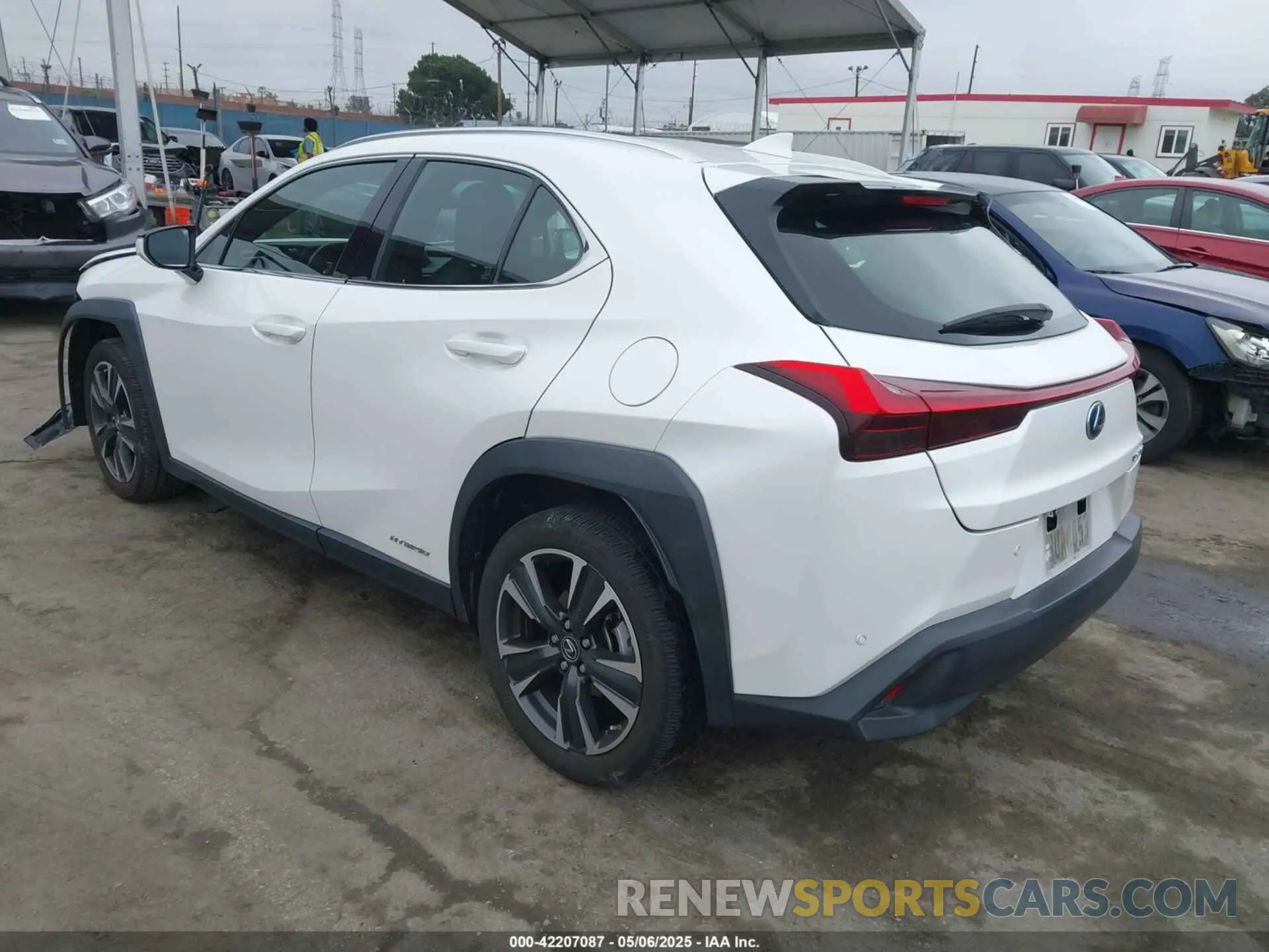 3 fotografías del automóvil dañado JTHX9JBH5M2038636 LEXUS UX 250H 2021