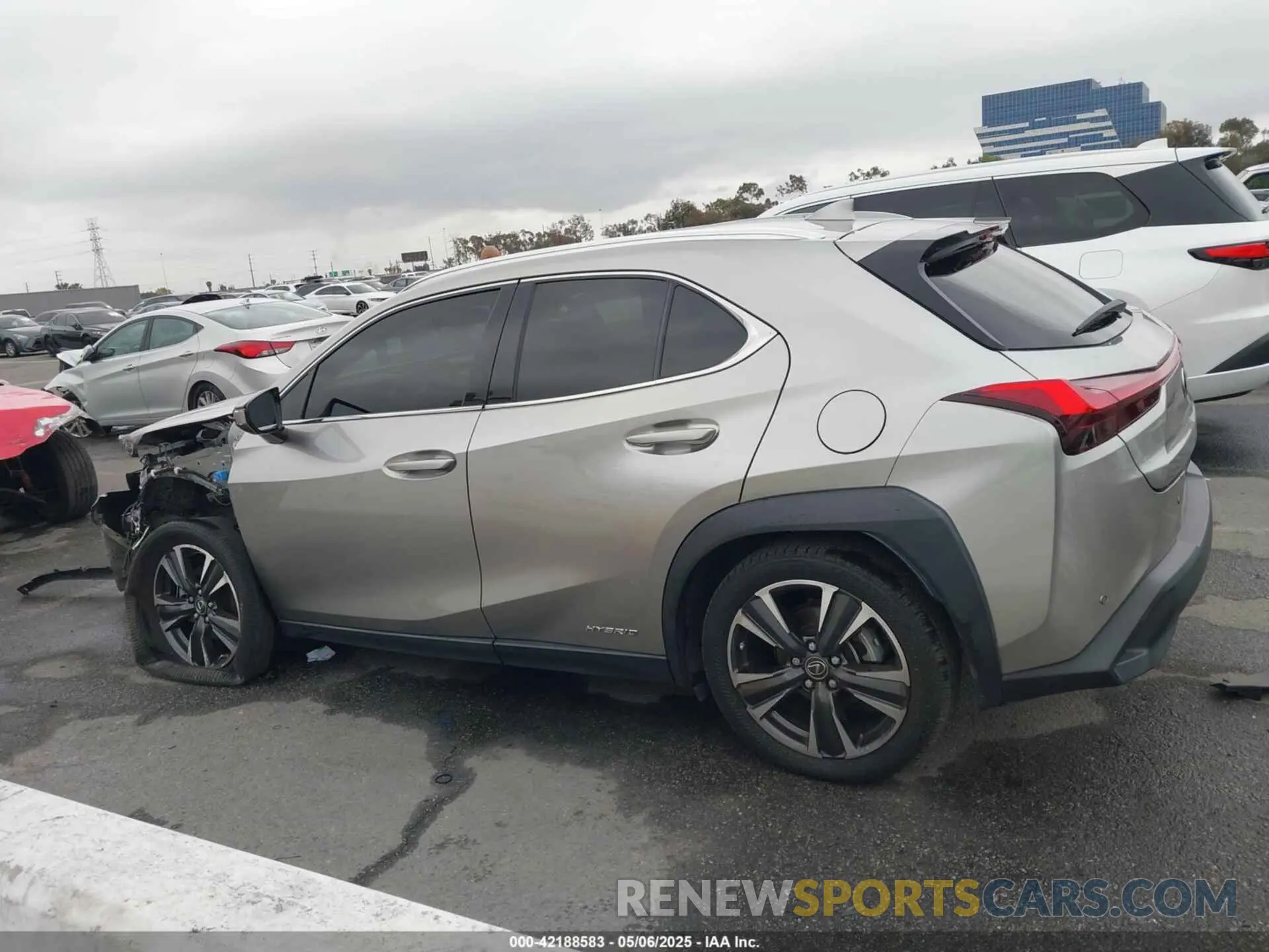 15 fotografías del automóvil dañado JTHX9JBH5M2051757 LEXUS UX 250H 2021