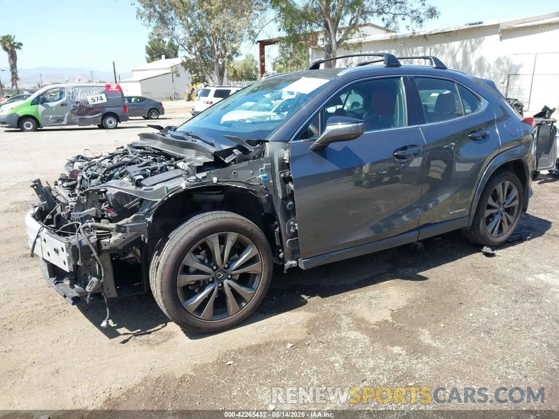 2 fotografías del automóvil dañado JTHE9JBHXN2057109 LEXUS UX 250H 2022