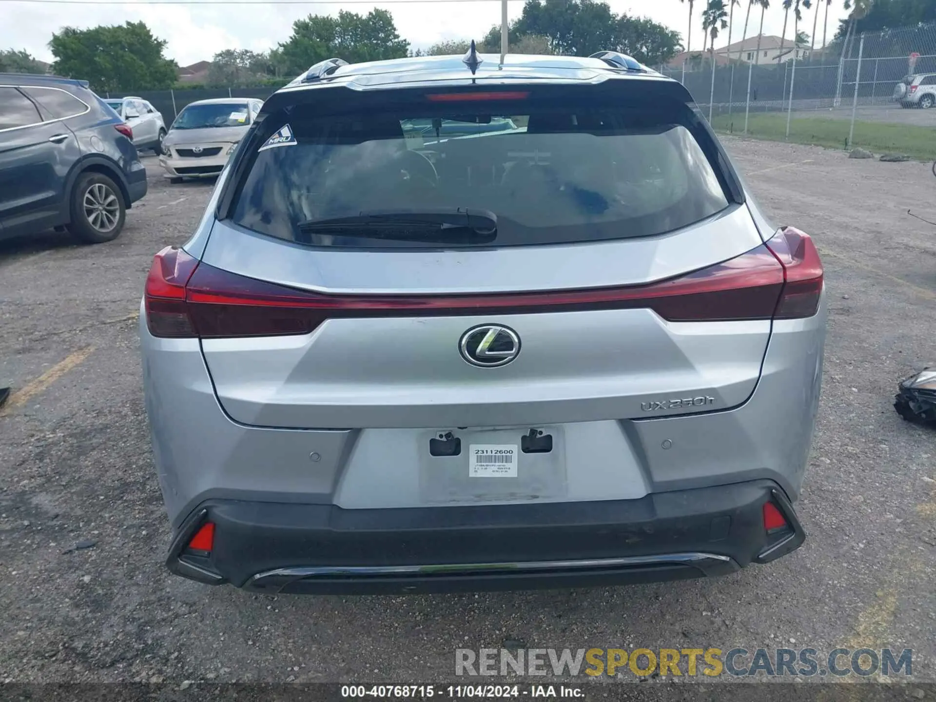16 fotografías del automóvil dañado JTHB6JBH7P2143752 LEXUS UX 250H 2023