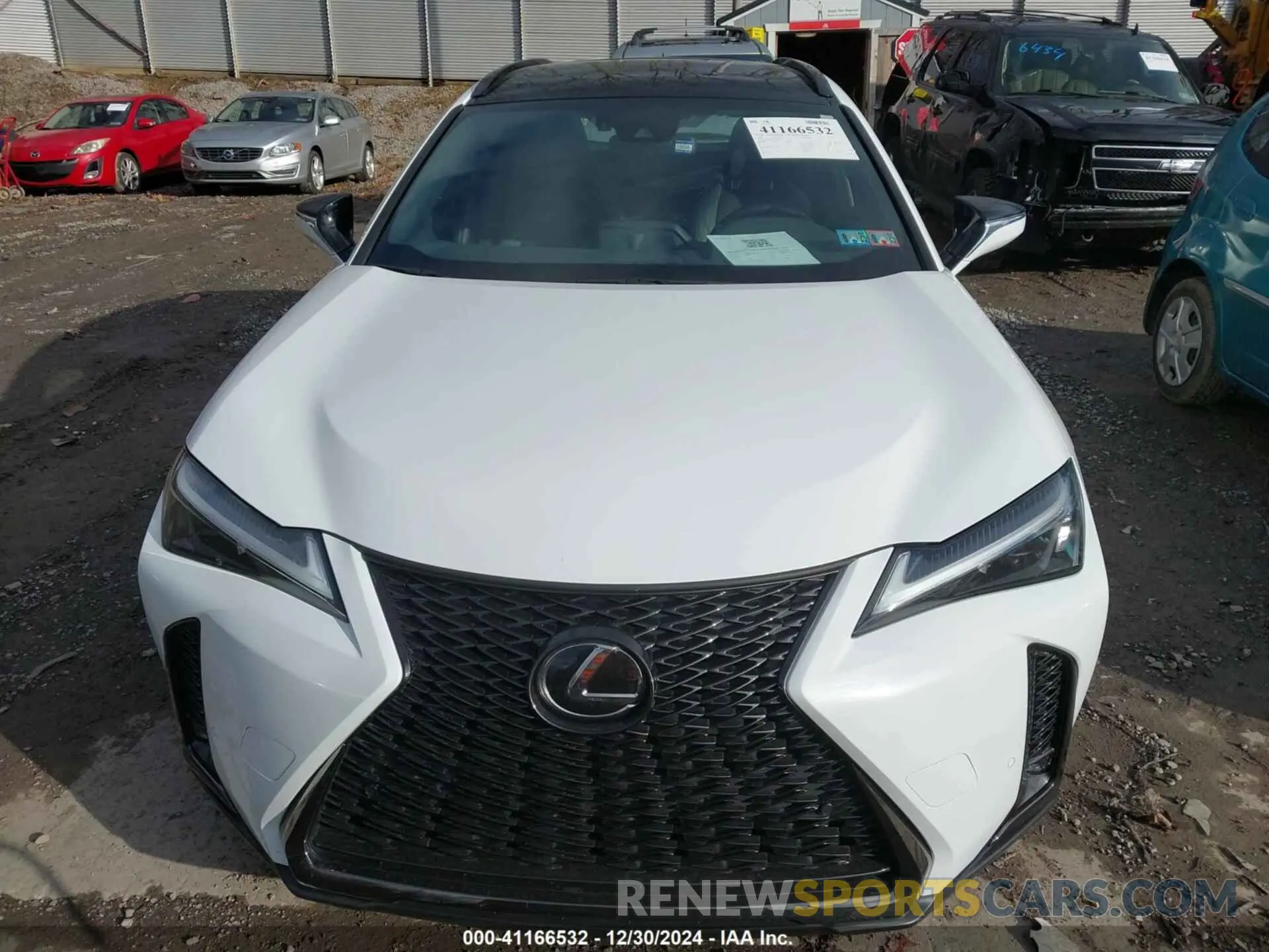 12 fotografías del automóvil dañado JTHB9JBH7P2063617 LEXUS UX 250H 2023