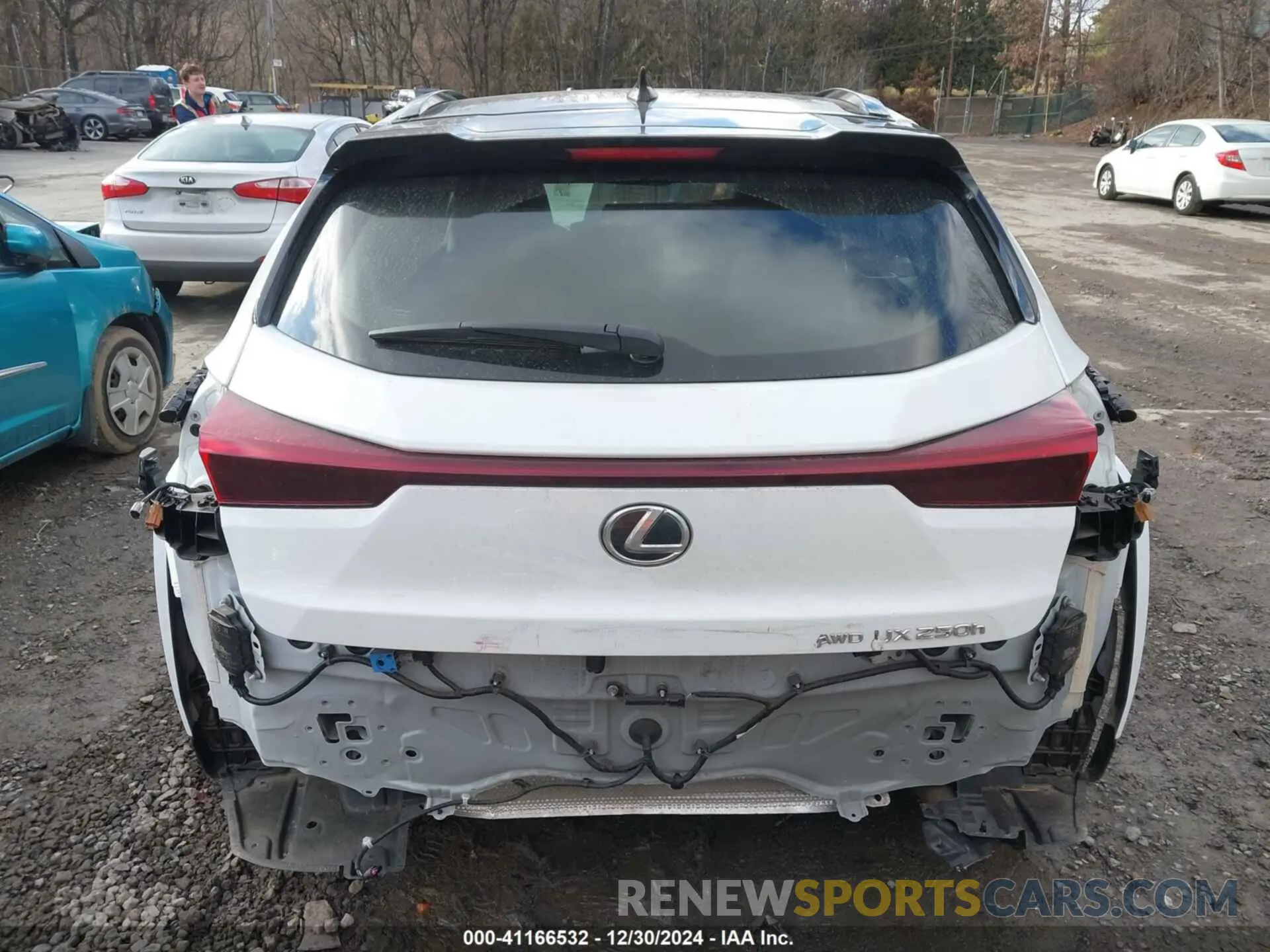 16 fotografías del automóvil dañado JTHB9JBH7P2063617 LEXUS UX 250H 2023