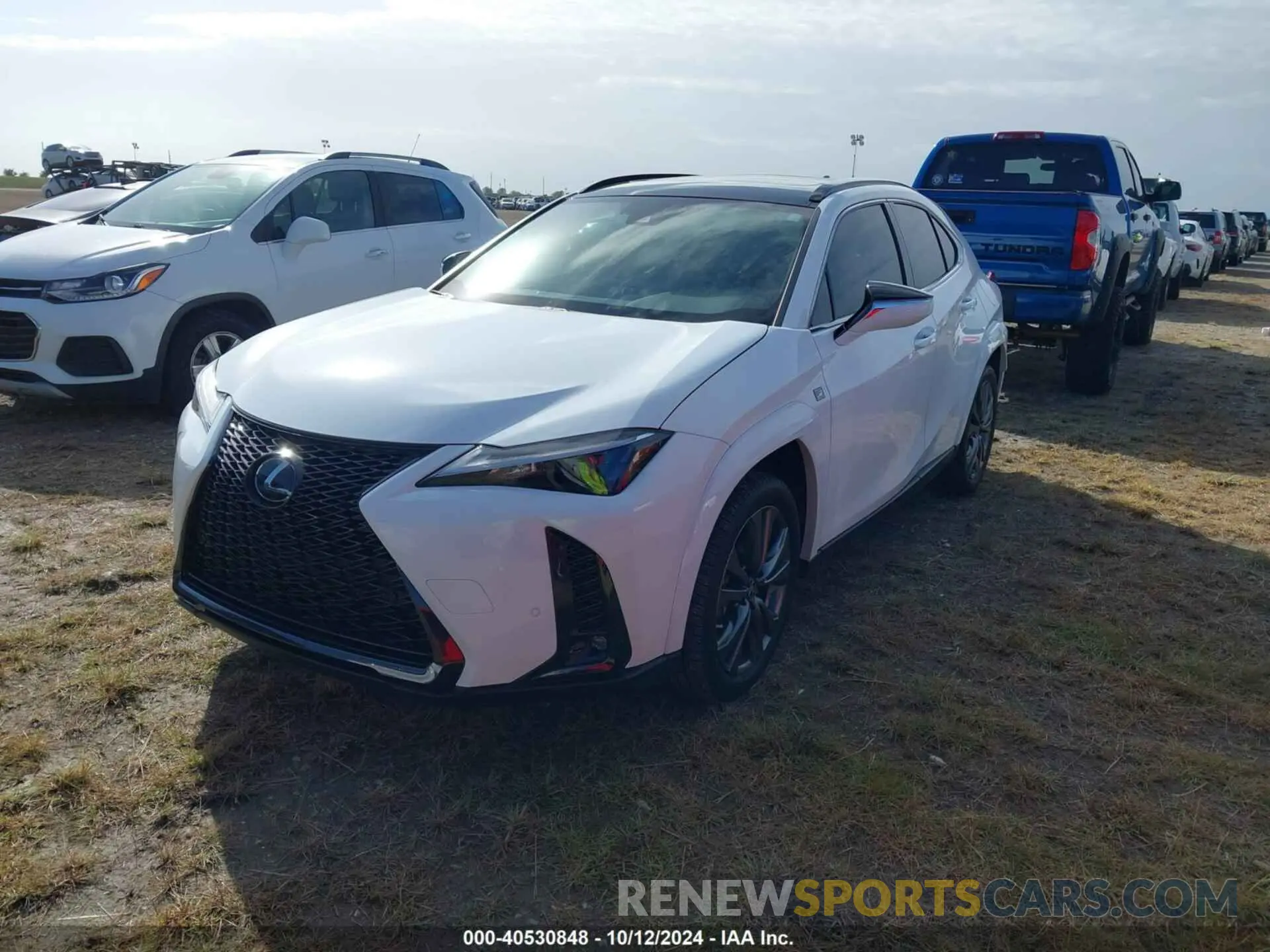 2 fotografías del automóvil dañado JTHR6JBH9P2143170 LEXUS UX 250H 2023