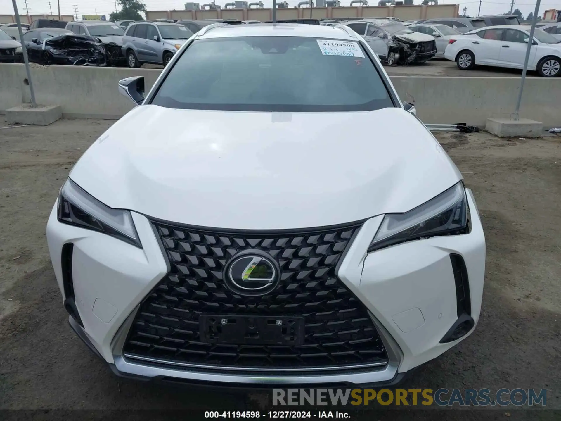 13 fotografías del automóvil dañado JTHX6JBH5P2138426 LEXUS UX 250H 2023