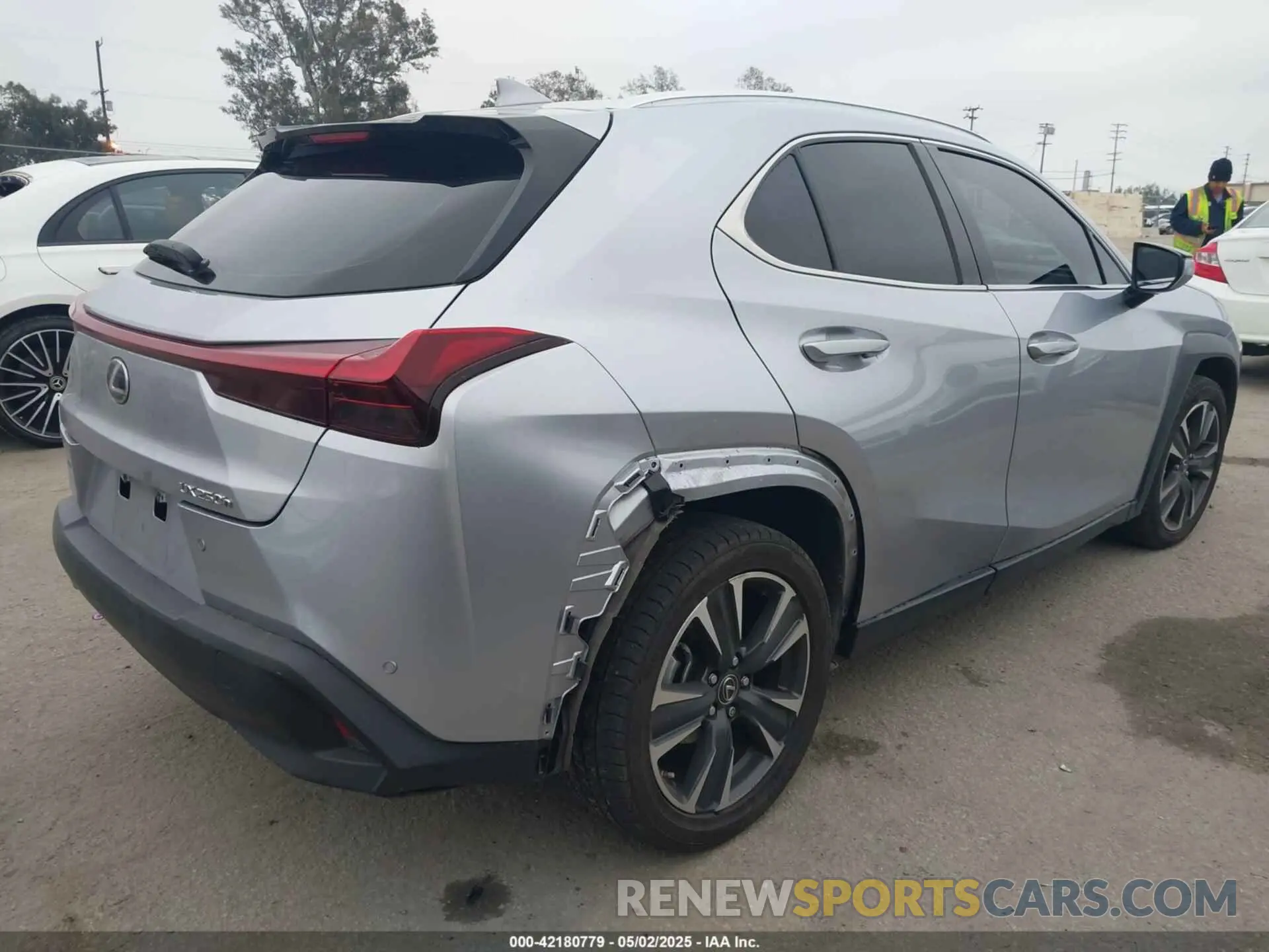 4 fotografías del automóvil dañado JTHX6JBH6P2143926 LEXUS UX 250H 2023