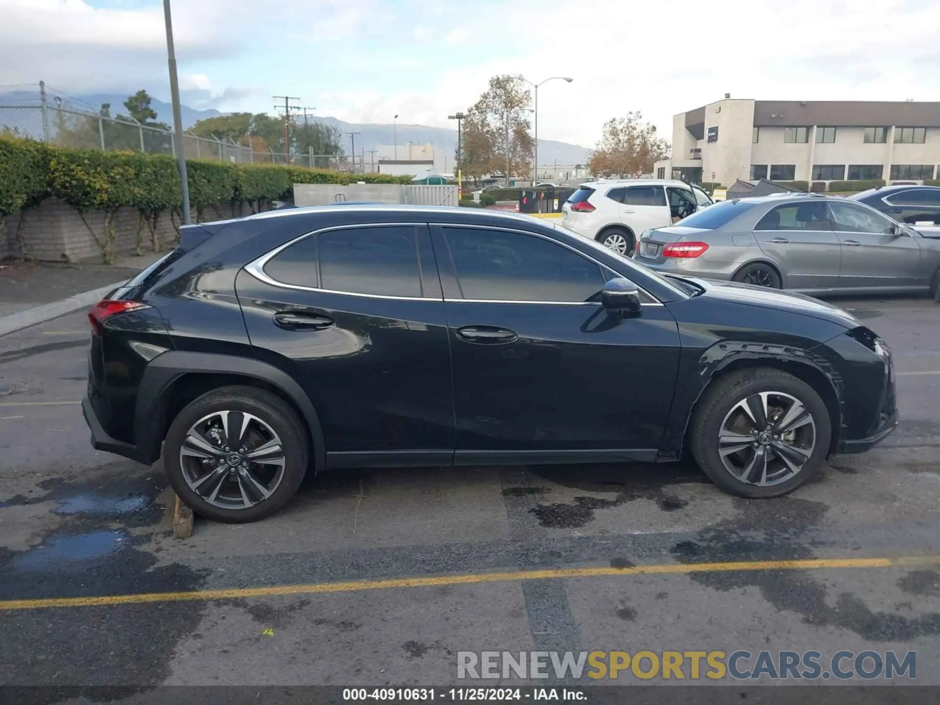14 fotografías del automóvil dañado JTHX6JBH8P2146195 LEXUS UX 250H 2023