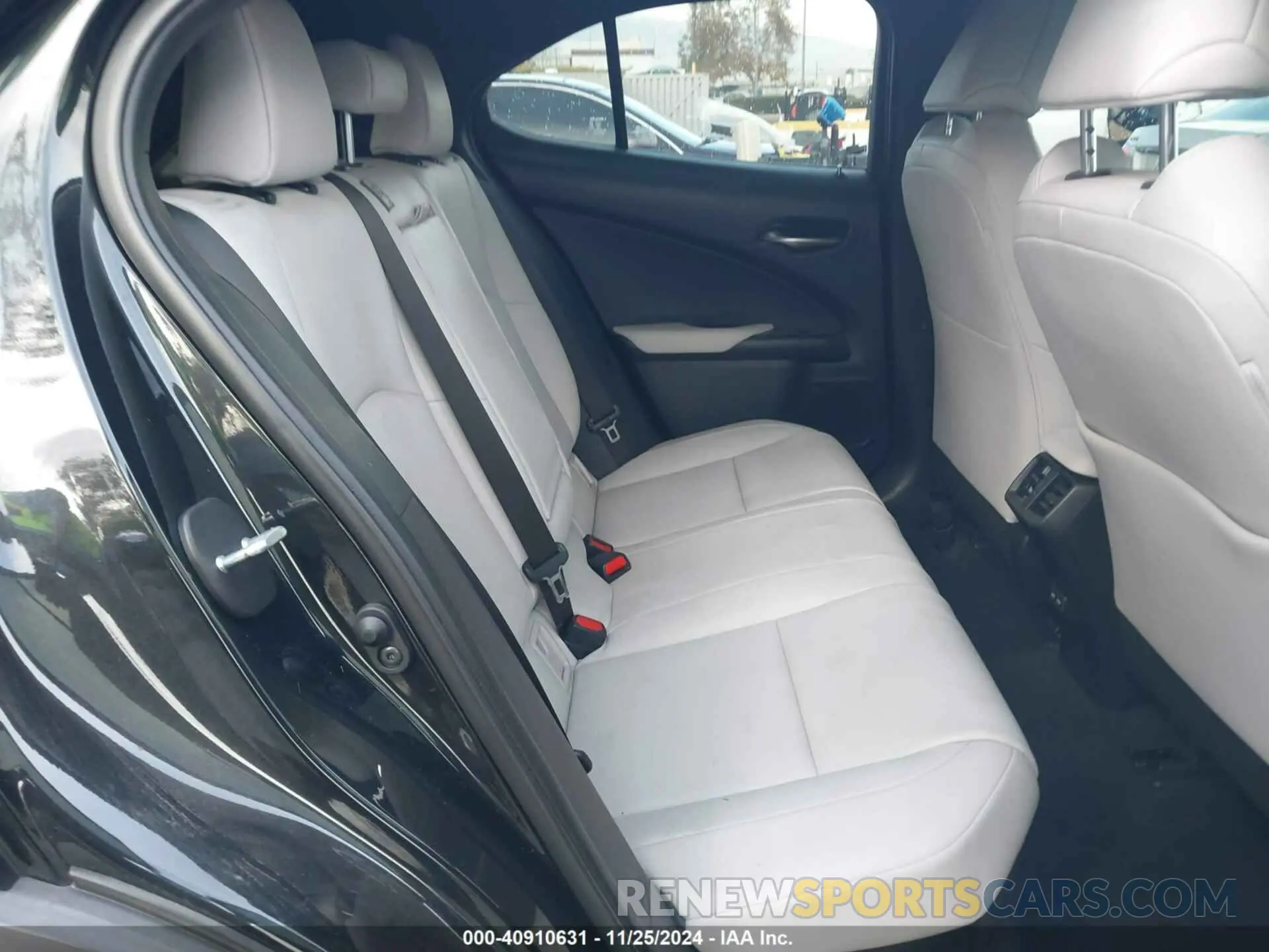 8 fotografías del automóvil dañado JTHX6JBH8P2146195 LEXUS UX 250H 2023