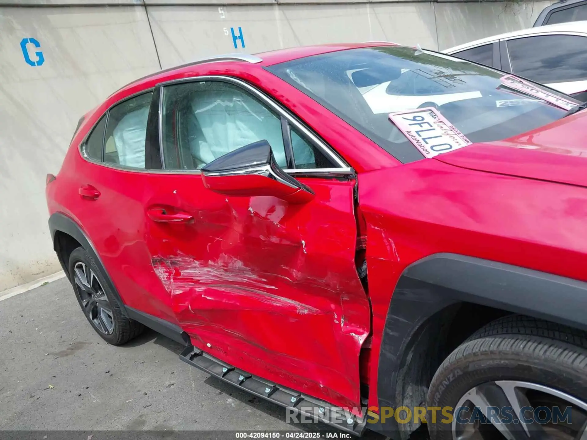 13 fotografías del automóvil dañado JTHX6JBH8P2147752 LEXUS UX 250H 2023