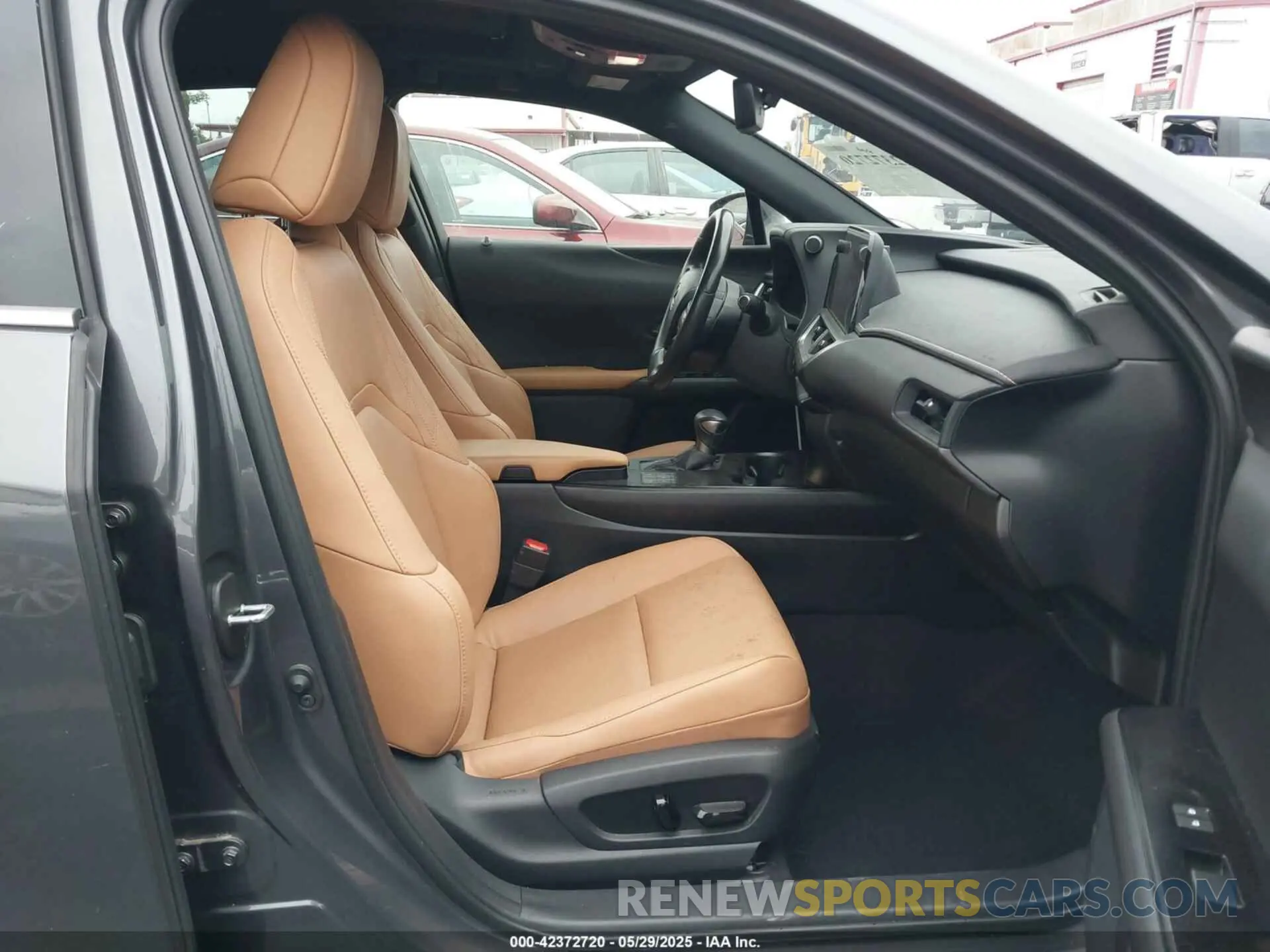 5 fotografías del automóvil dañado JTHP6JBH6R2177772 LEXUS UX 250H 2024