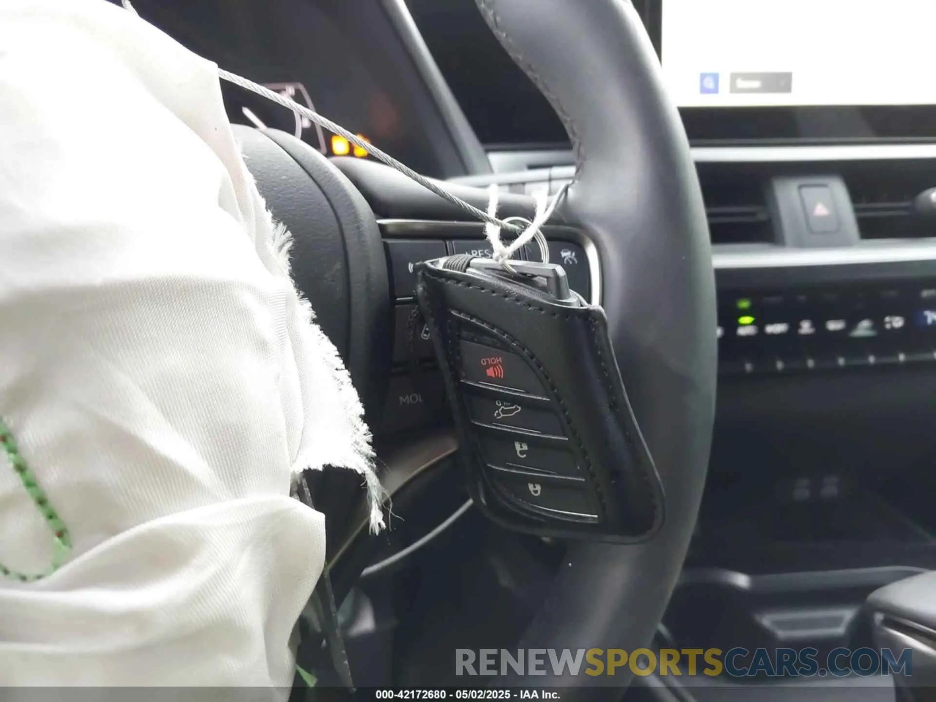 11 fotografías del automóvil dañado JTHP6JBH7R2193351 LEXUS UX 250H 2024