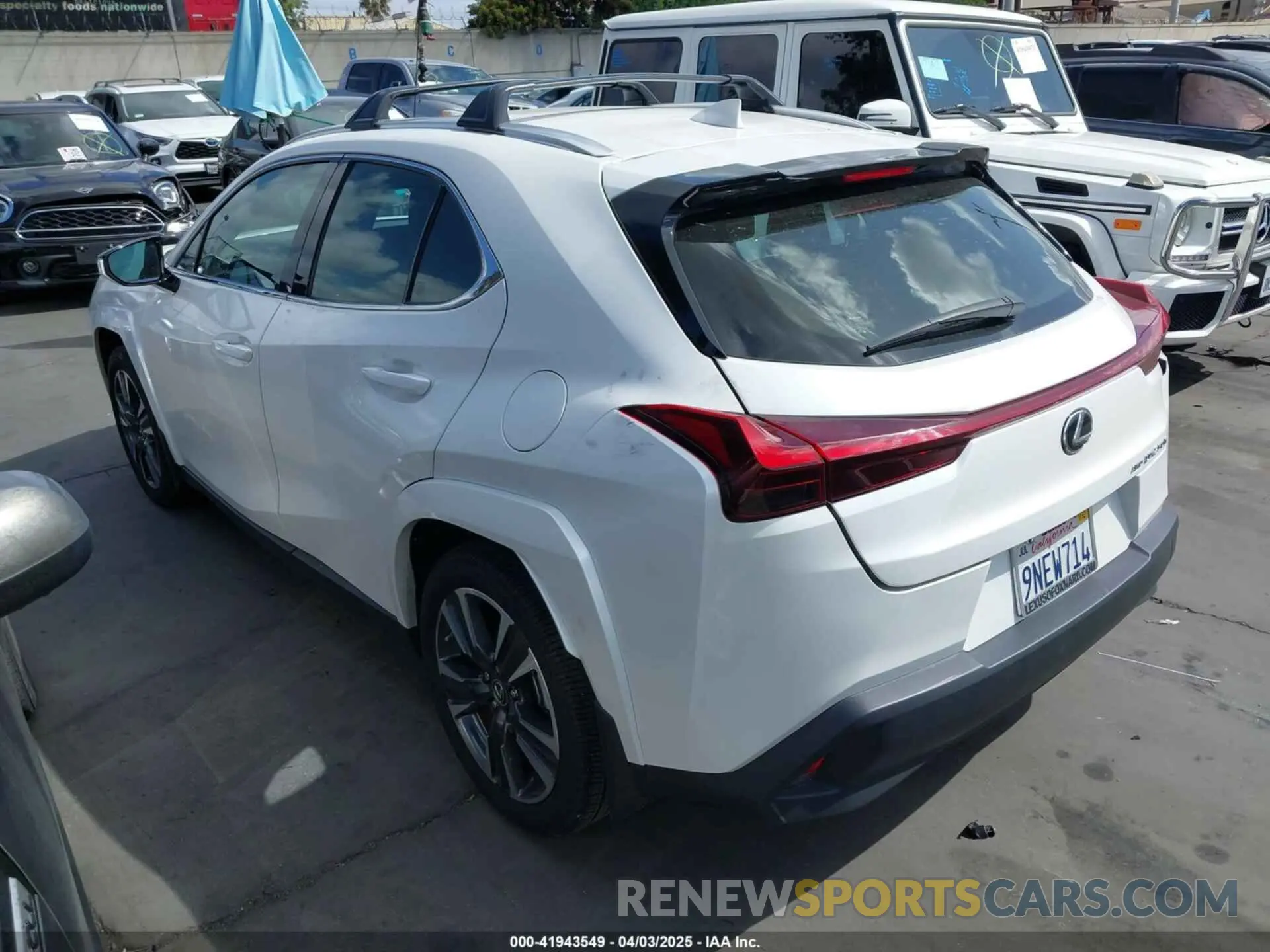 3 fotografías del automóvil dañado JTHP9JBH3R2077751 LEXUS UX 250H 2024