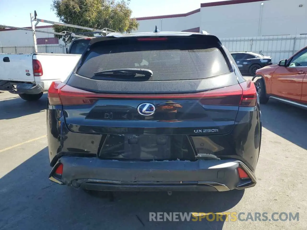 6 fotografías del automóvil dañado JTHE9JBH8N2058372 LEXUS UX 250H BA 2022