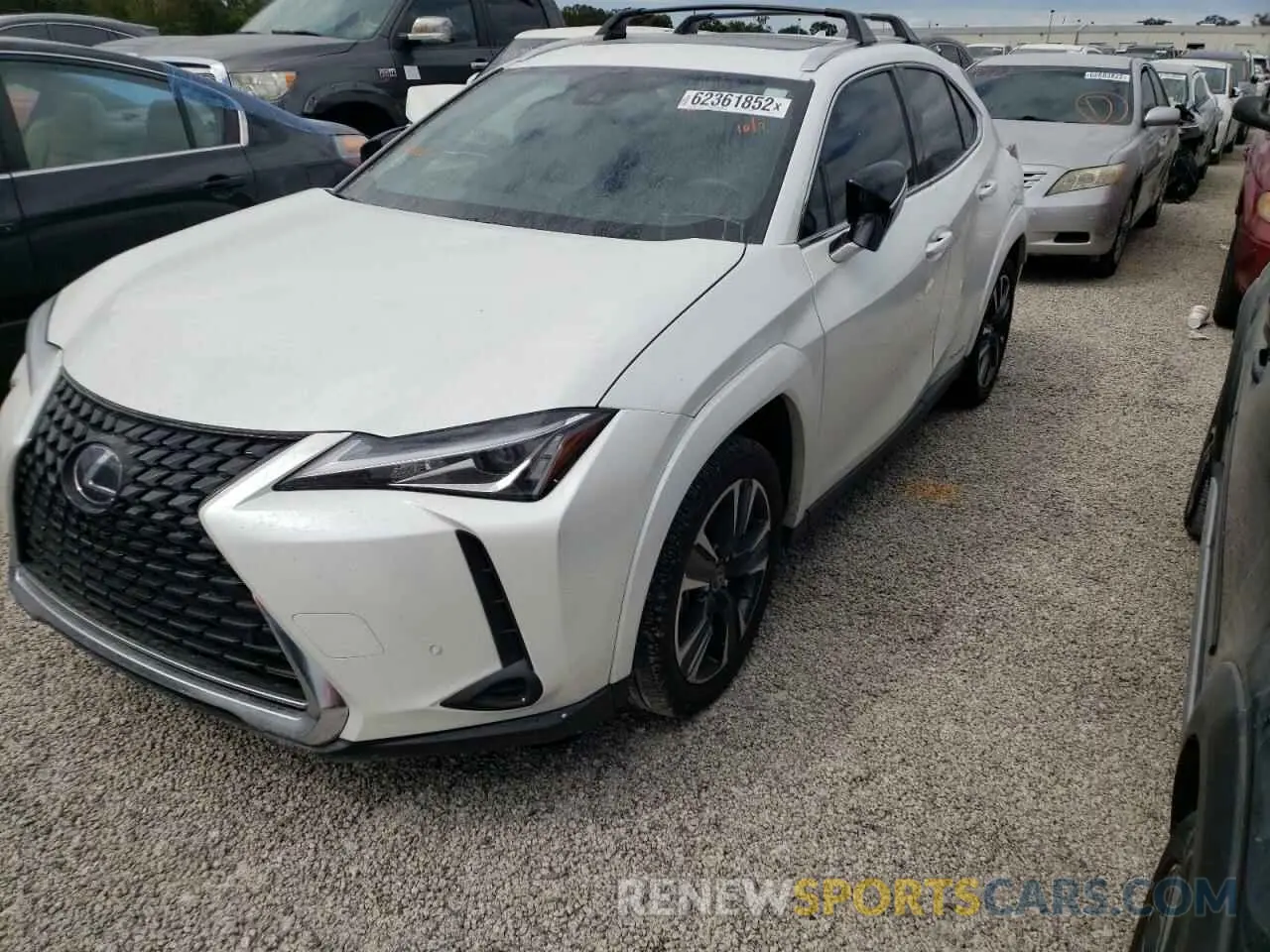 2 fotografías del automóvil dañado JTHP9JBH1N2061770 LEXUS UX 250H BA 2022
