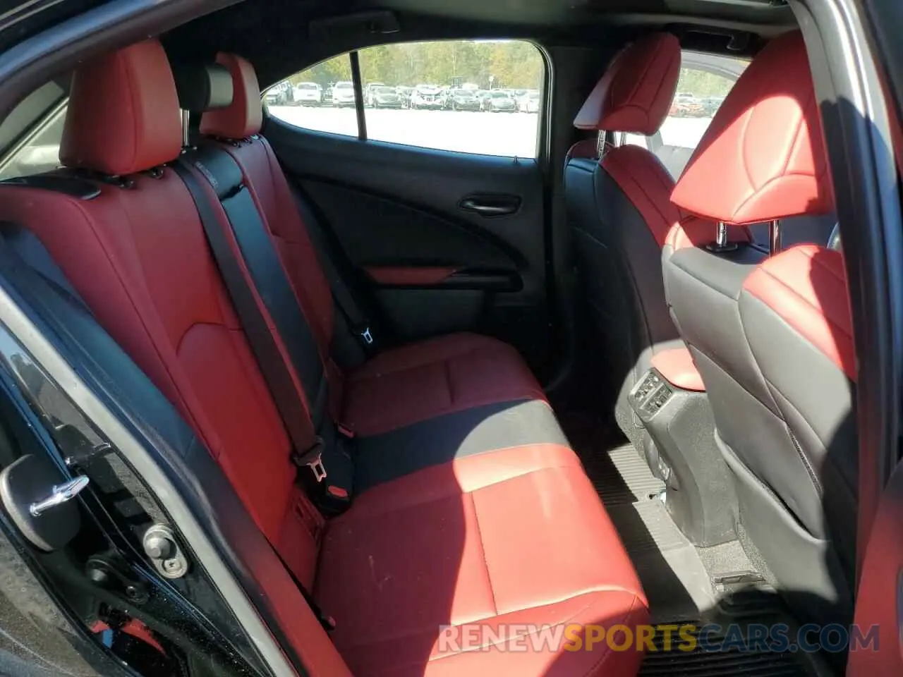 11 fotografías del automóvil dañado JTHR9JBH6N2060302 LEXUS UX 250H BA 2022