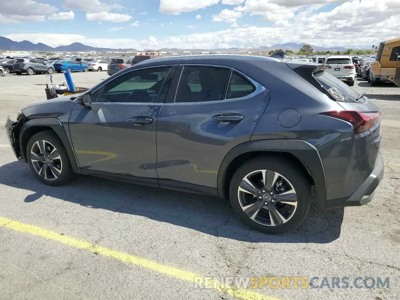 2 fotografías del automóvil dañado JTHX6JBH7P2152165 LEXUS UX 250H BA 2023