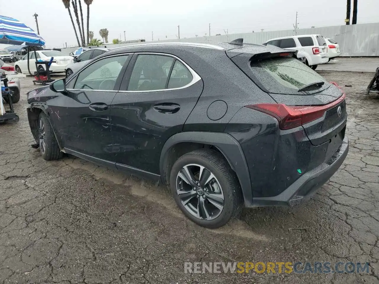 2 fotografías del automóvil dañado JTHX6JBH8P2134063 LEXUS UX 250H BA 2023