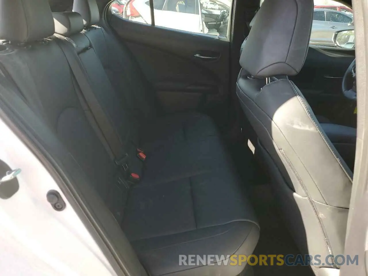 11 fotografías del automóvil dañado JTHB6JBH1R2189547 LEXUS UX 250H BA 2024