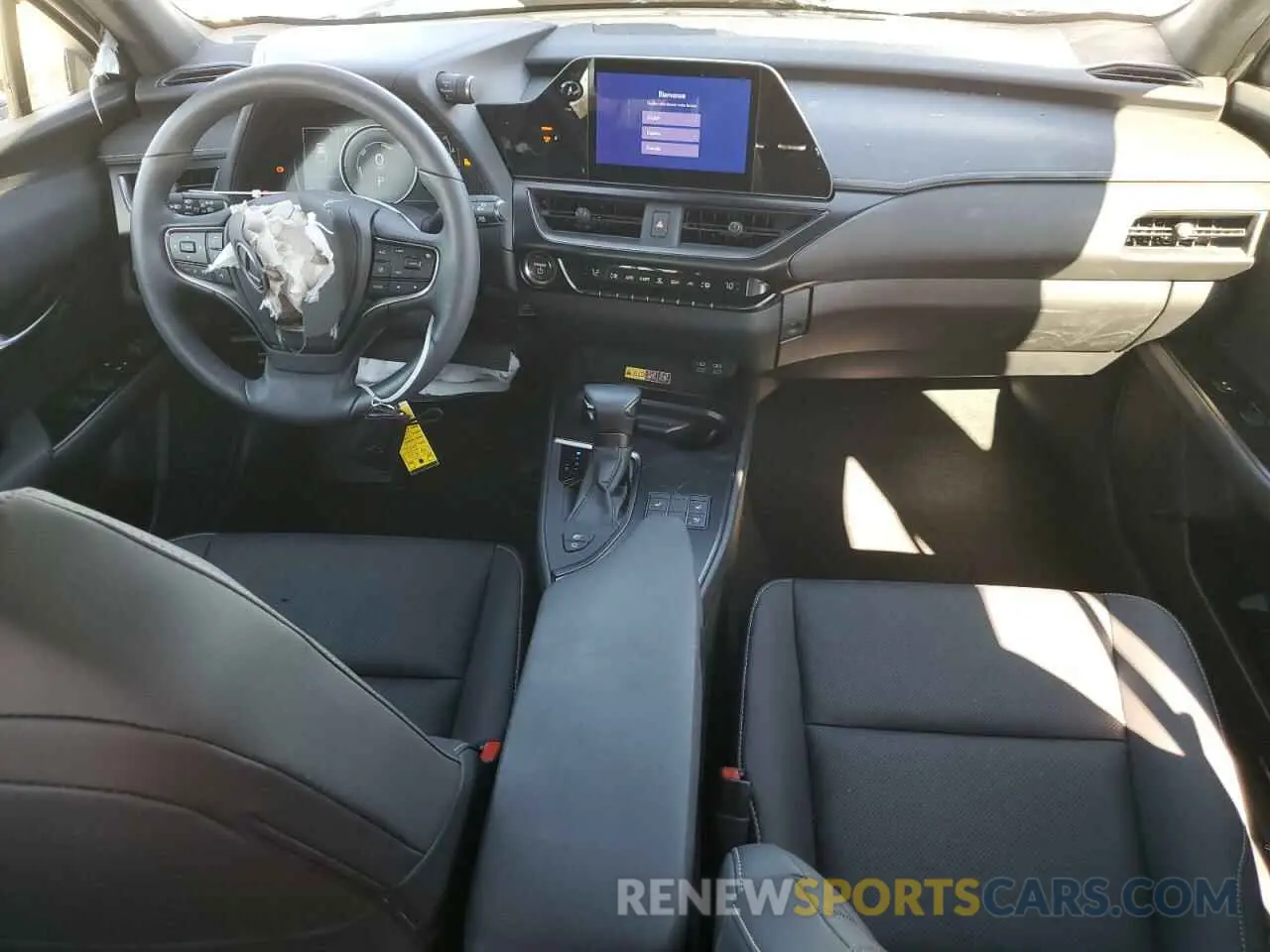8 fotografías del automóvil dañado JTHB6JBH1R2189547 LEXUS UX 250H BA 2024
