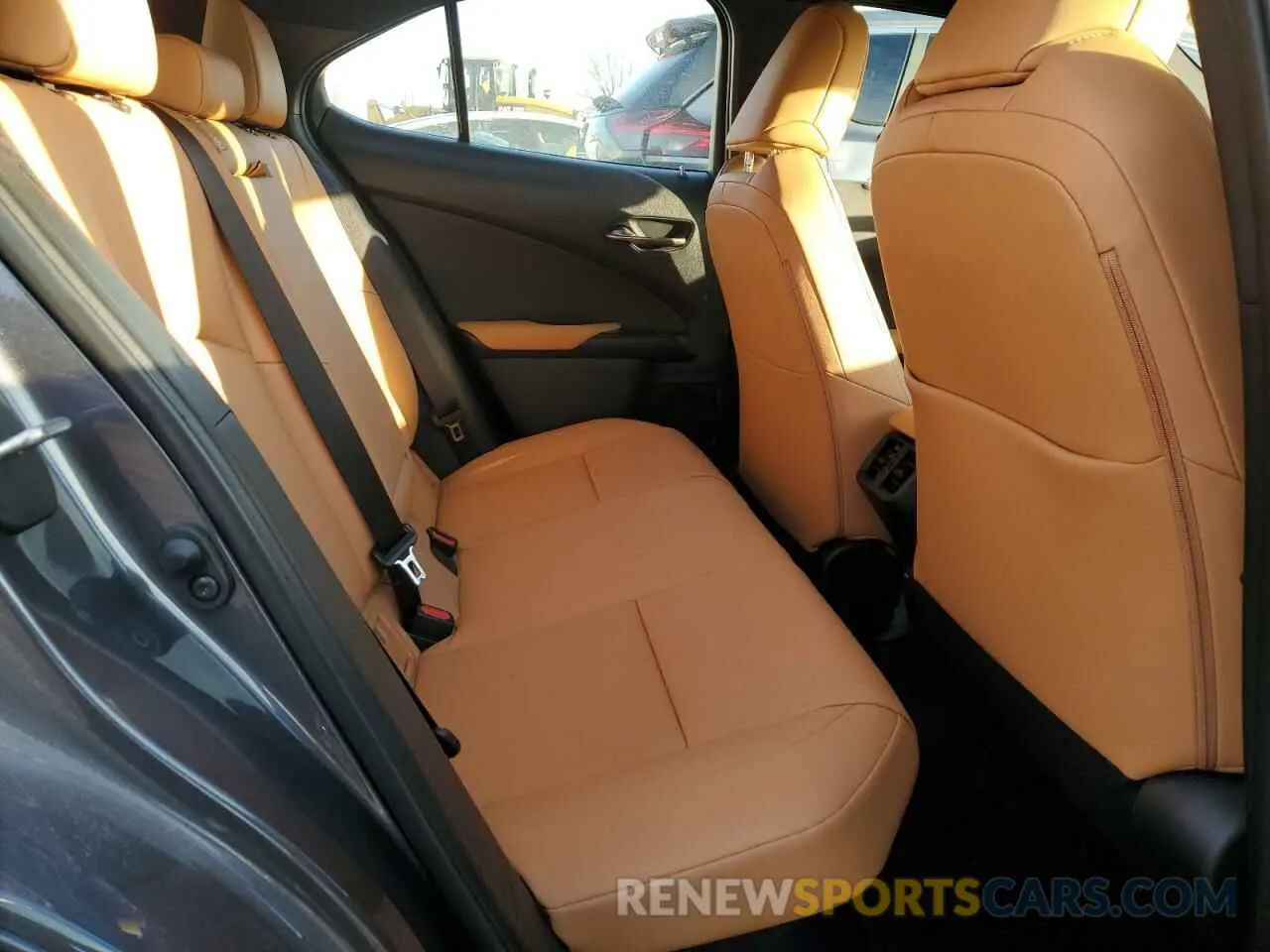10 fotografías del automóvil dañado JTHP9JBH0R2073933 LEXUS UX 250H PR 2024