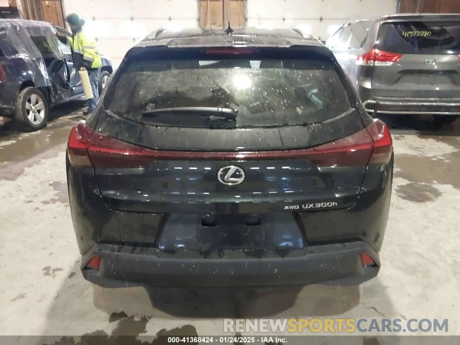 16 fotografías del automóvil dañado JTHUCJDH8S2003698 LEXUS UX 300H 2025