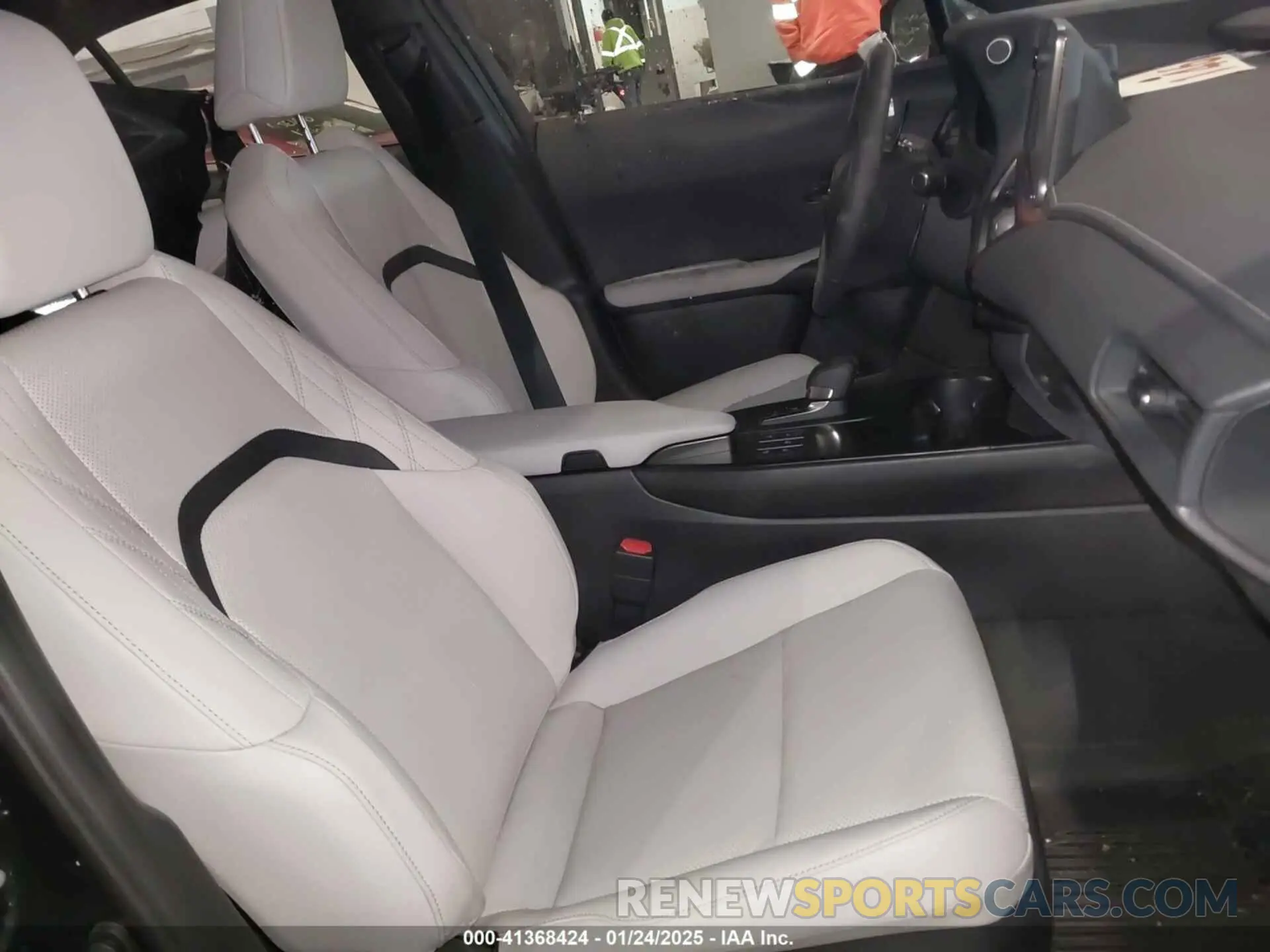 8 fotografías del automóvil dañado JTHUCJDH8S2003698 LEXUS UX 300H 2025