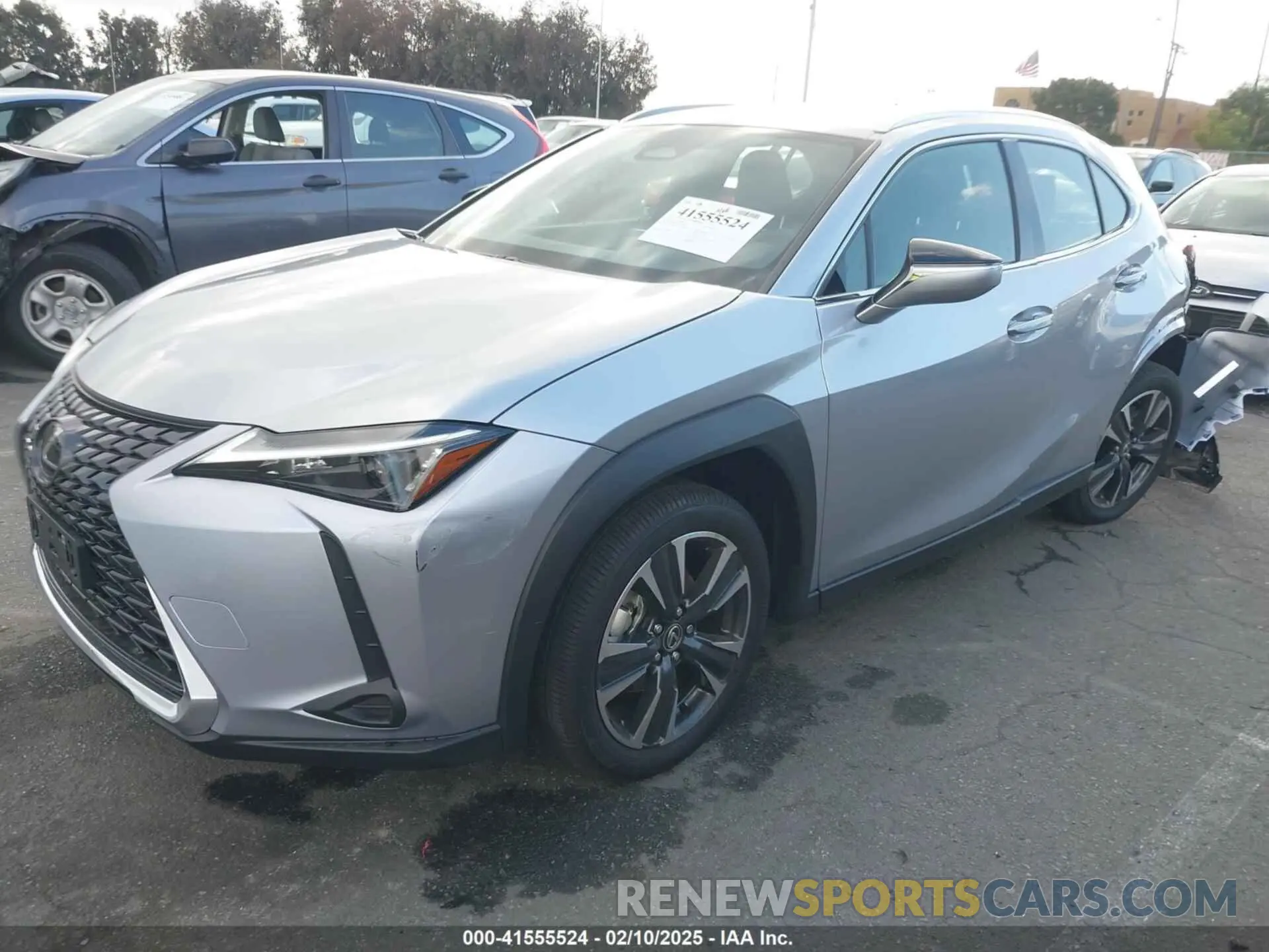 2 fotografías del automóvil dañado JTHYBJAH4S2003979 LEXUS UX 300H 2025