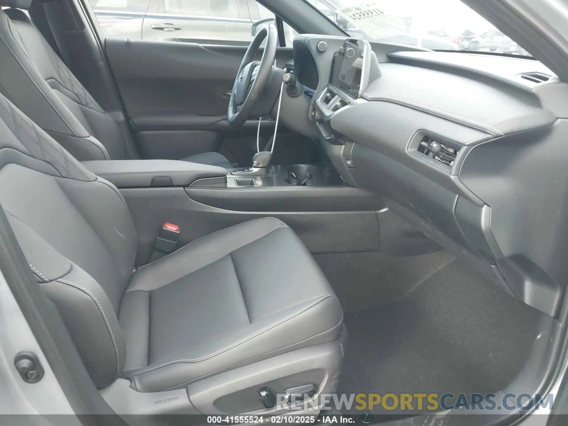 5 fotografías del automóvil dañado JTHYBJAH4S2003979 LEXUS UX 300H 2025
