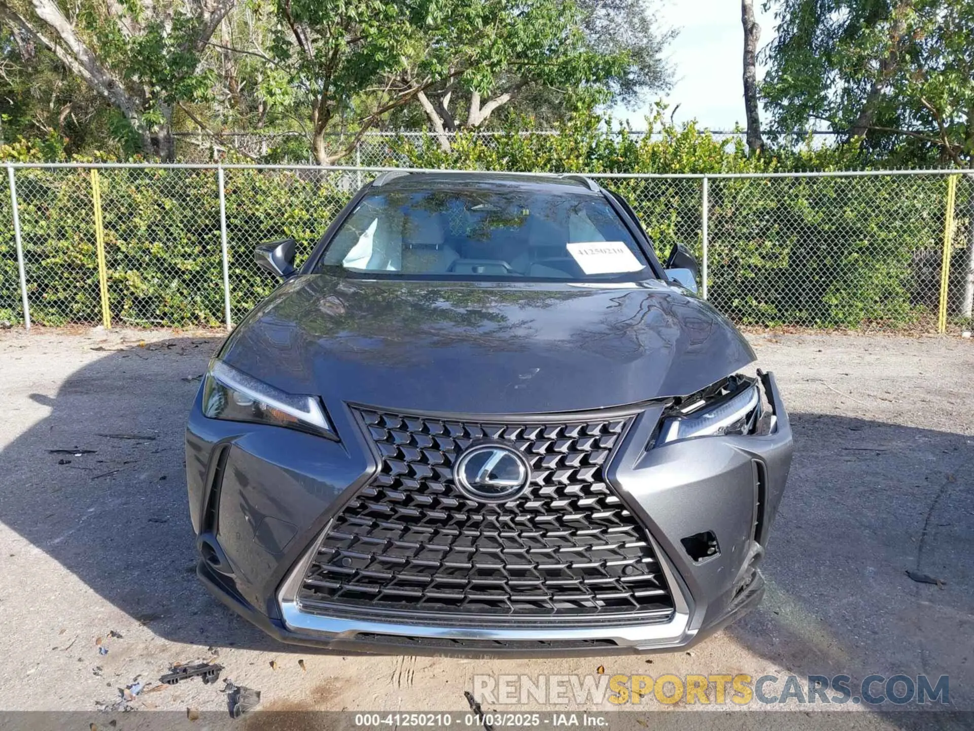 12 fotografías del automóvil dañado JTHYBJAH4S2008275 LEXUS UX 300H 2025