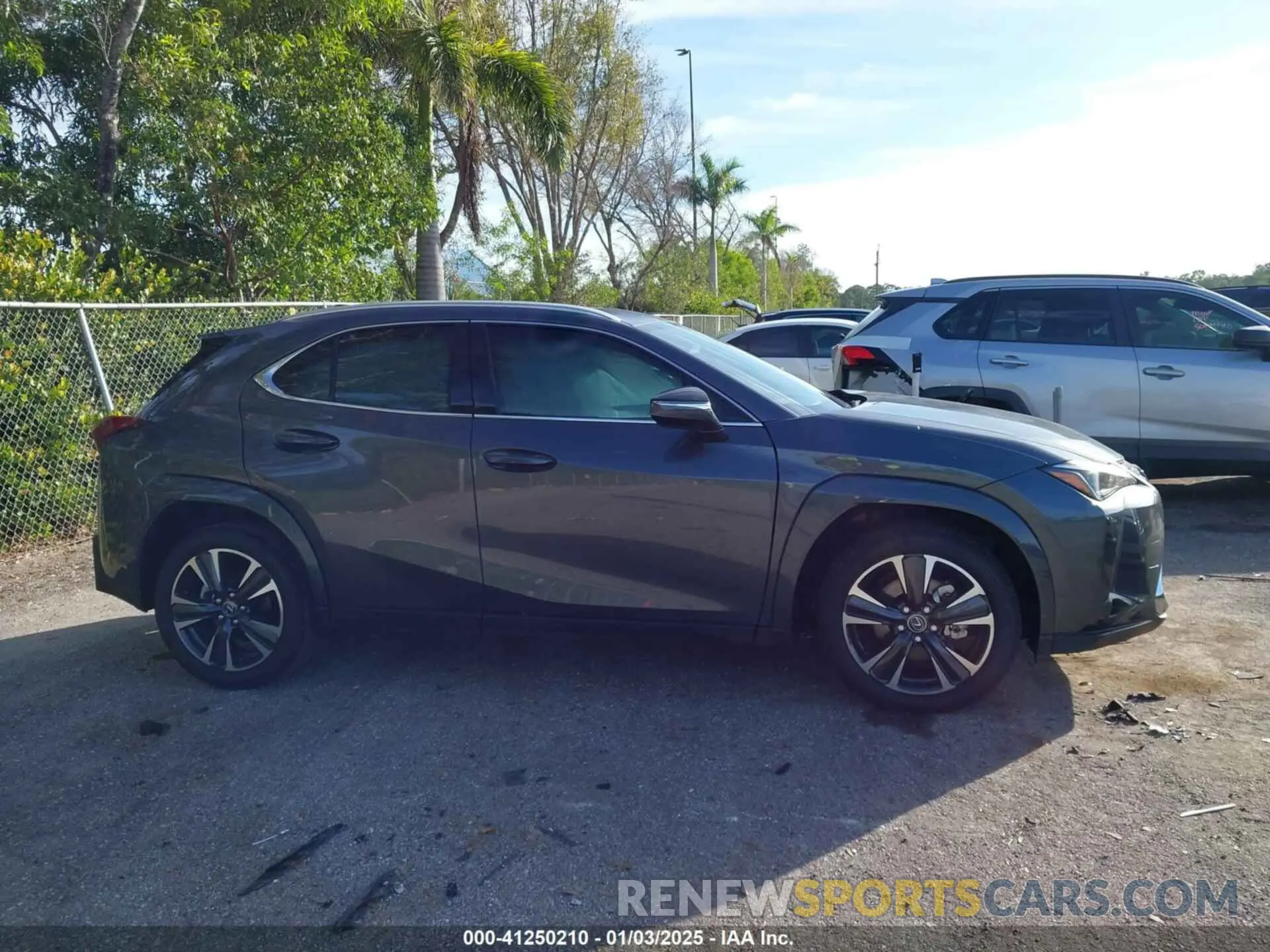 13 fotografías del automóvil dañado JTHYBJAH4S2008275 LEXUS UX 300H 2025