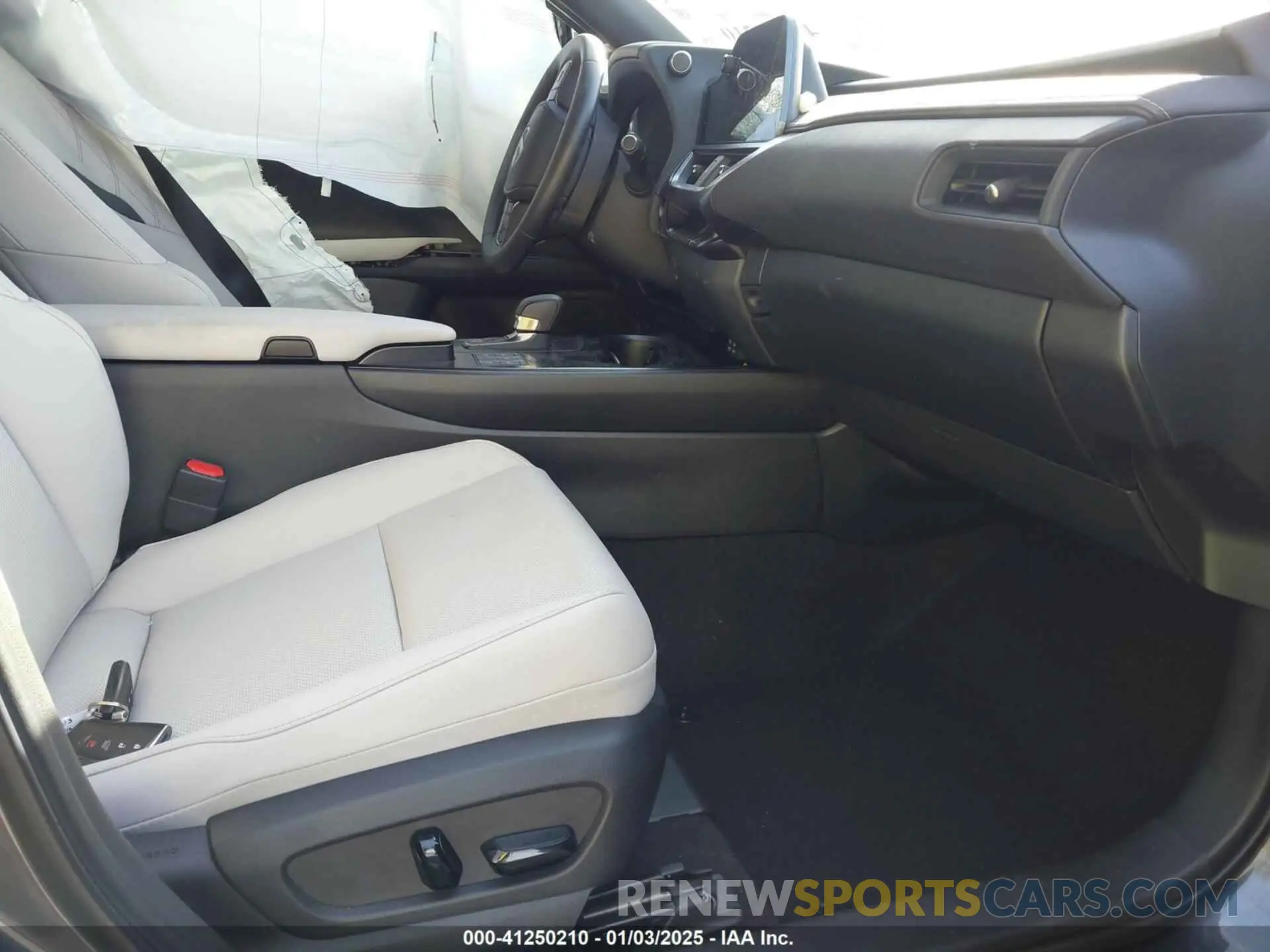5 fotografías del automóvil dañado JTHYBJAH4S2008275 LEXUS UX 300H 2025