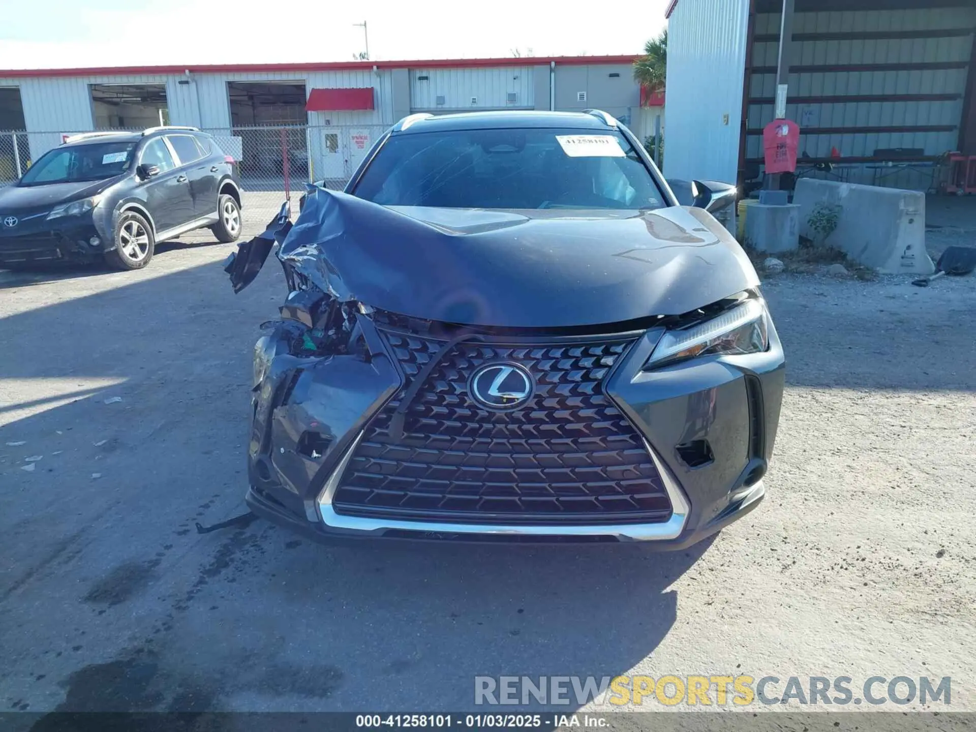 11 fotografías del automóvil dañado JTHYBJAH6S2000422 LEXUS UX 300H 2025