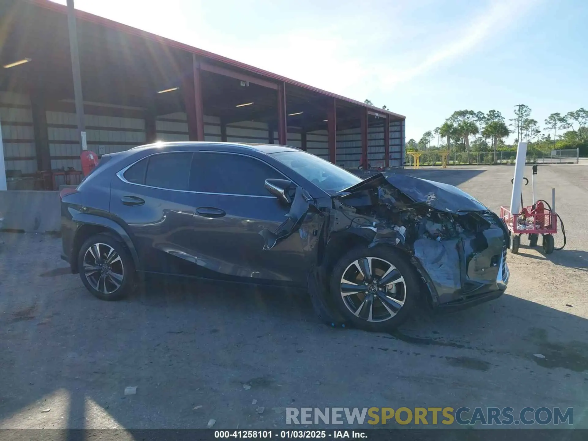 12 fotografías del automóvil dañado JTHYBJAH6S2000422 LEXUS UX 300H 2025