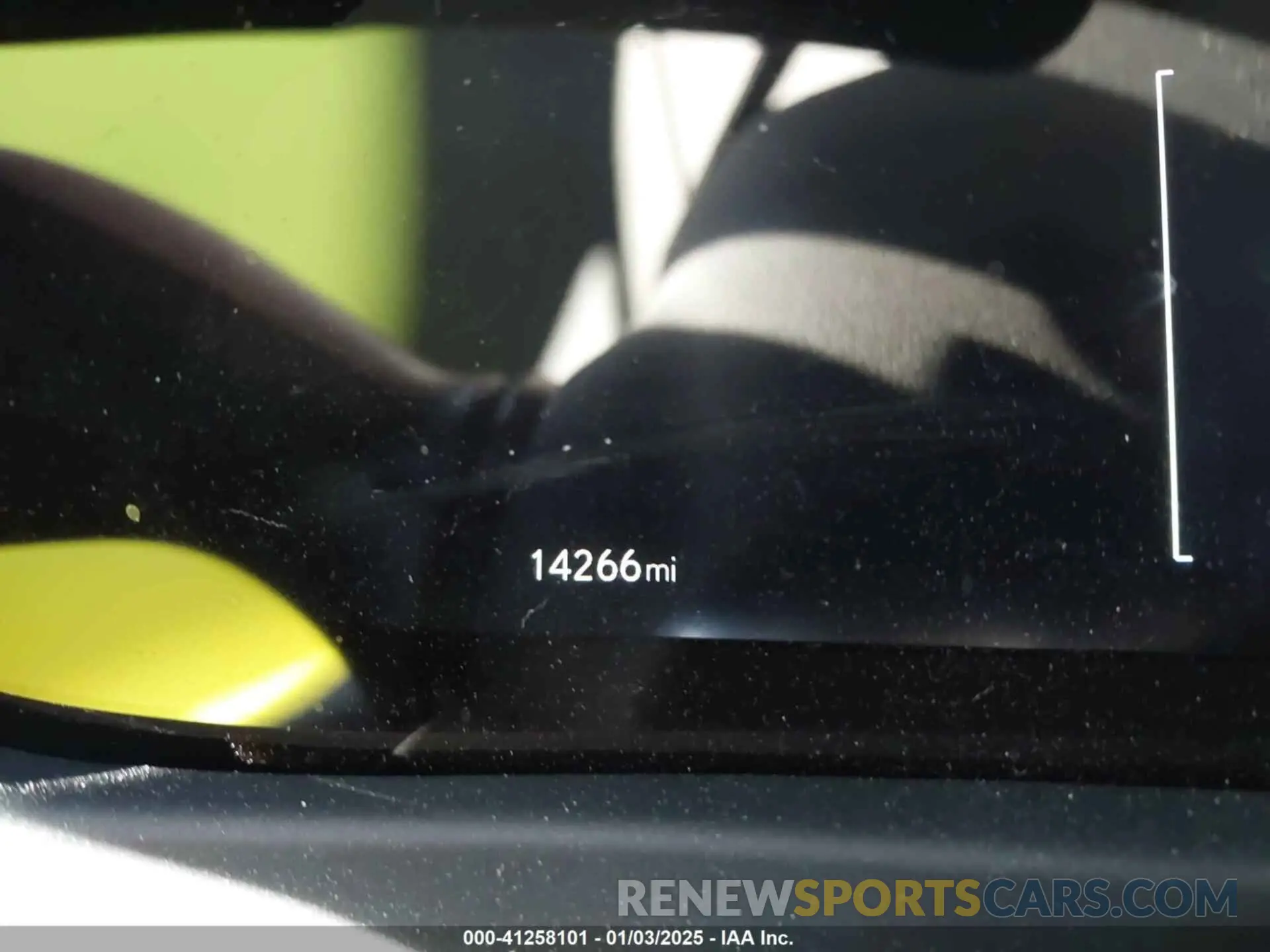 14 fotografías del automóvil dañado JTHYBJAH6S2000422 LEXUS UX 300H 2025