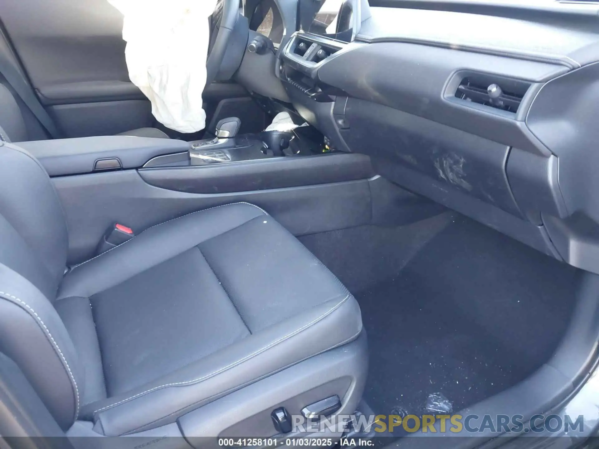 5 fotografías del automóvil dañado JTHYBJAH6S2000422 LEXUS UX 300H 2025