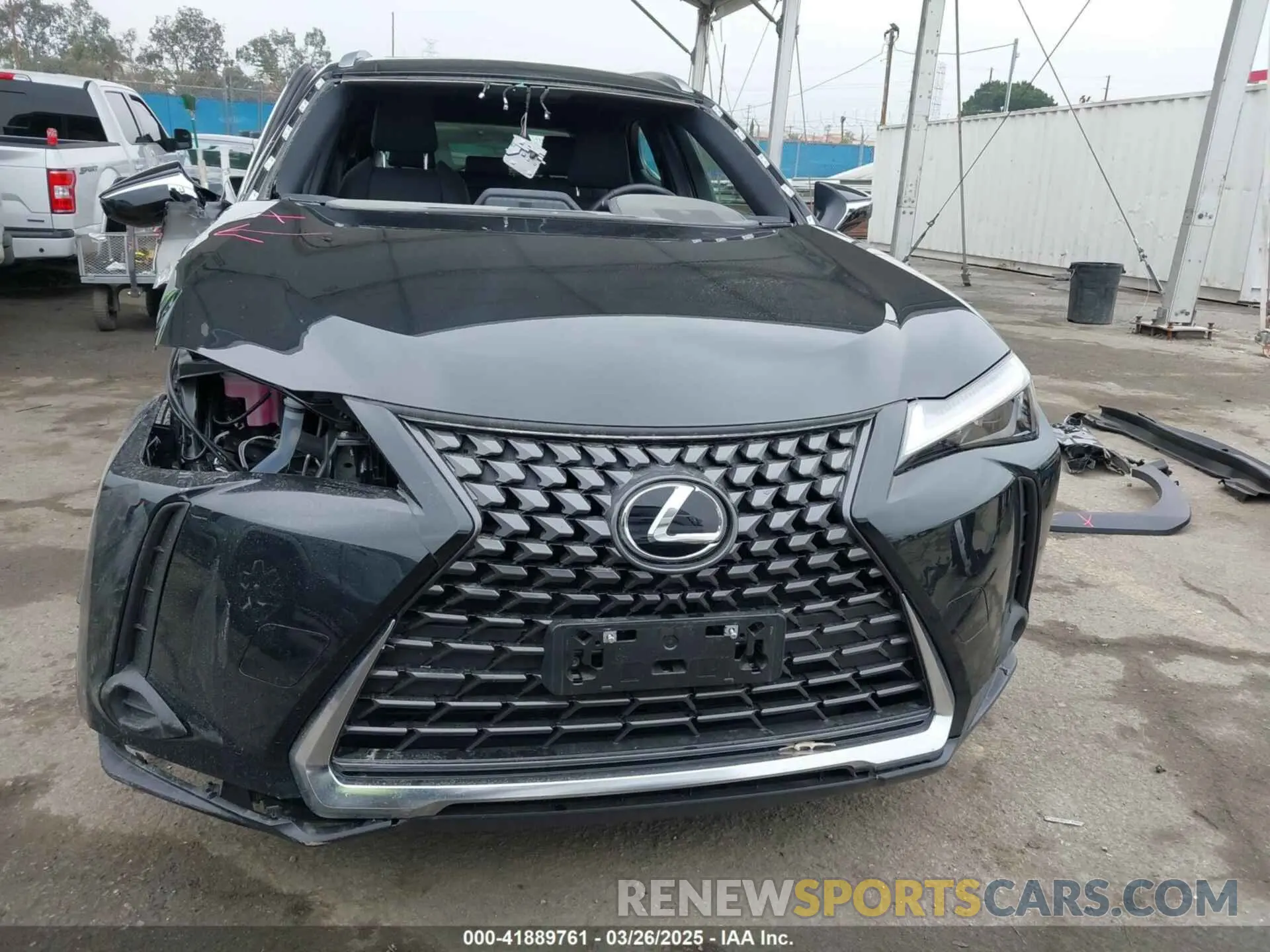 13 fotografías del automóvil dañado JTHYBJAH9S2002181 LEXUS UX 300H 2025