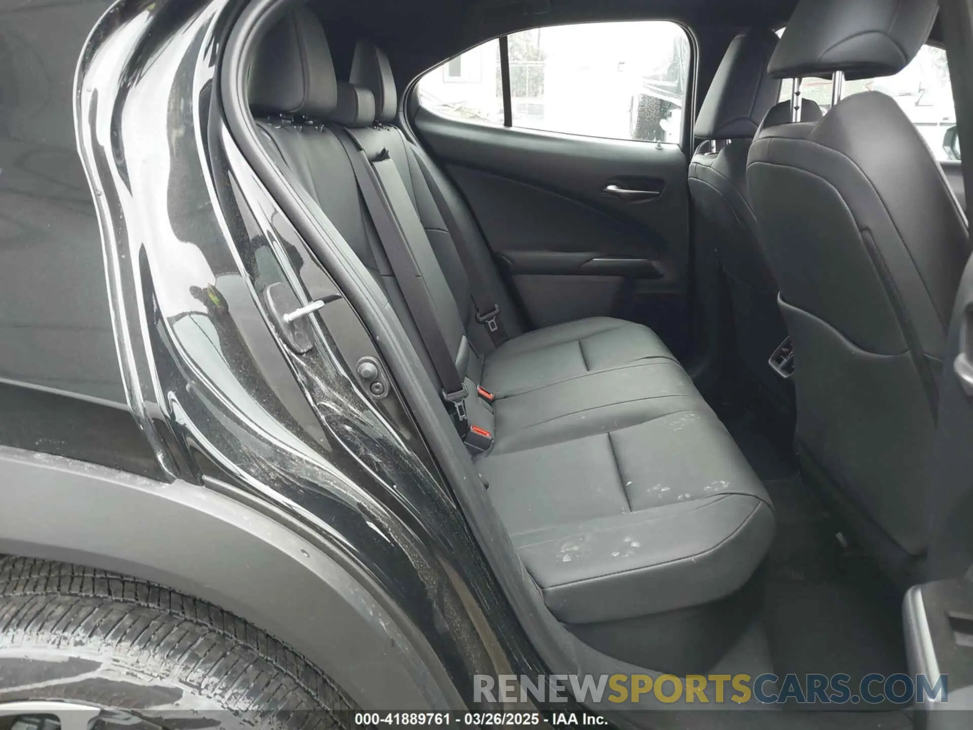 8 fotografías del automóvil dañado JTHYBJAH9S2002181 LEXUS UX 300H 2025