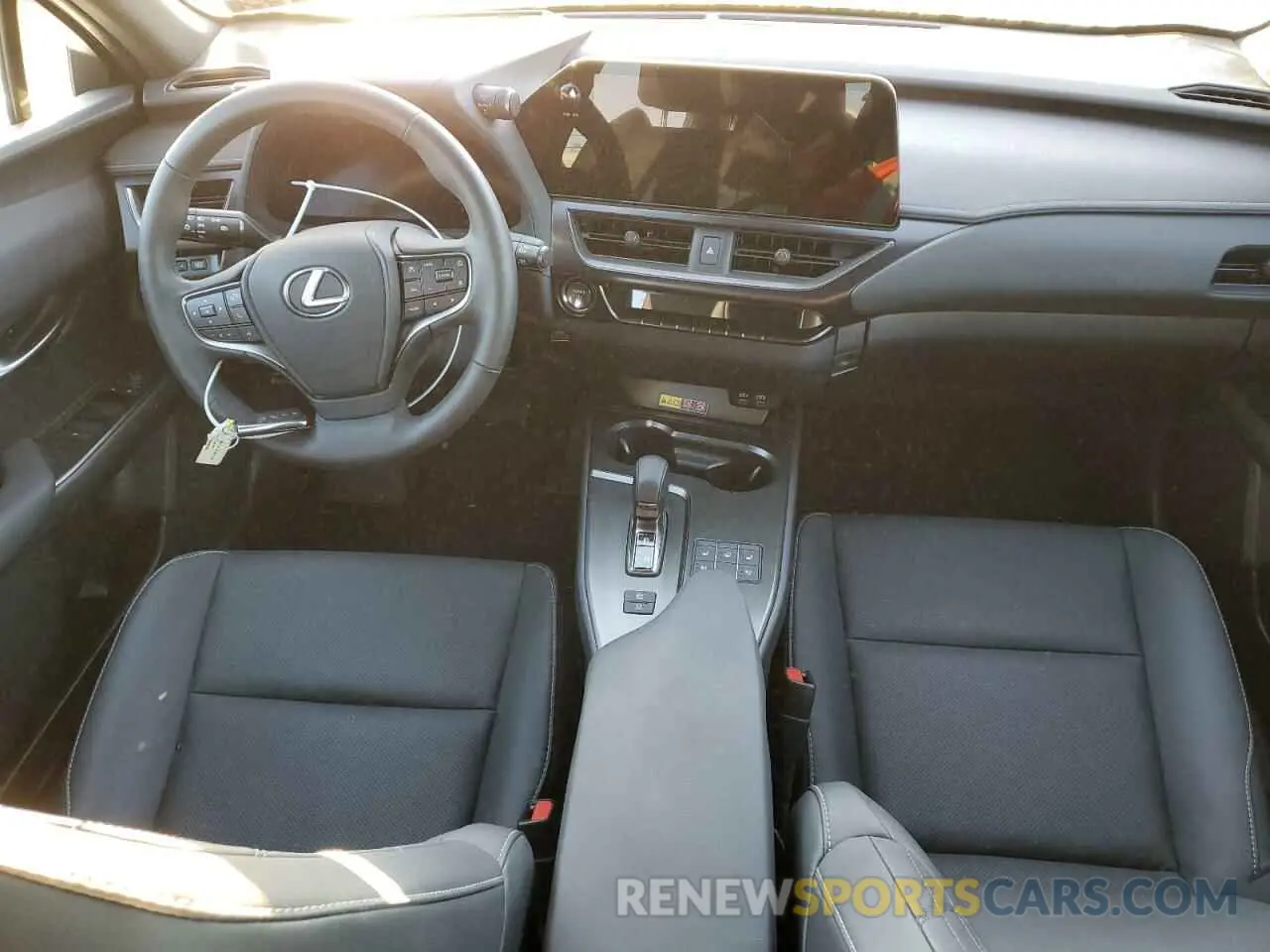 8 fotografías del automóvil dañado JTHUCJDH8S2000784 LEXUS UX 300H BA 2025