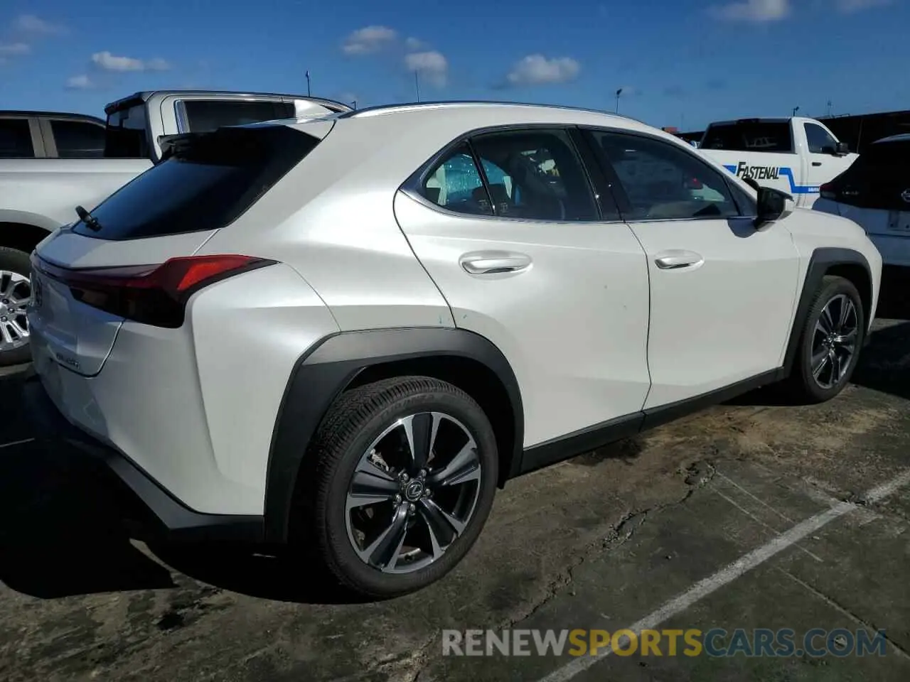 3 fotografías del automóvil dañado JTHYBJAH4S2008440 LEXUS UX 300H BA 2025