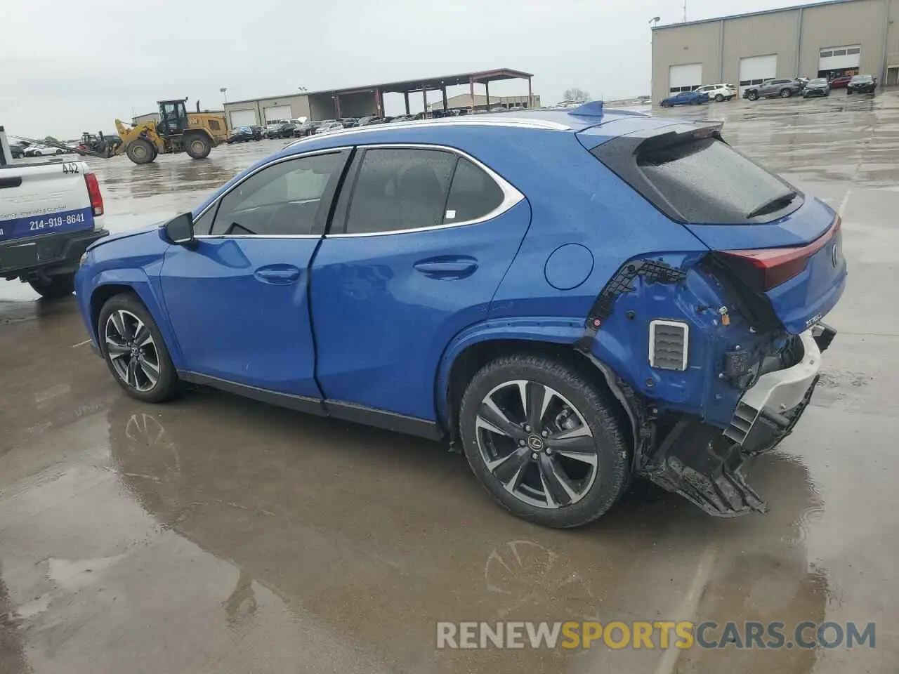 2 fotografías del automóvil dañado JTHYBJAH6S2002588 LEXUS UX 300H BA 2025