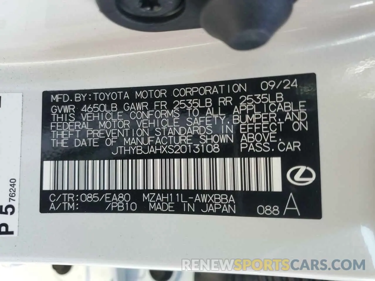13 fotografías del automóvil dañado JTHYBJAHXS2013108 LEXUS UX 300H BA 2025