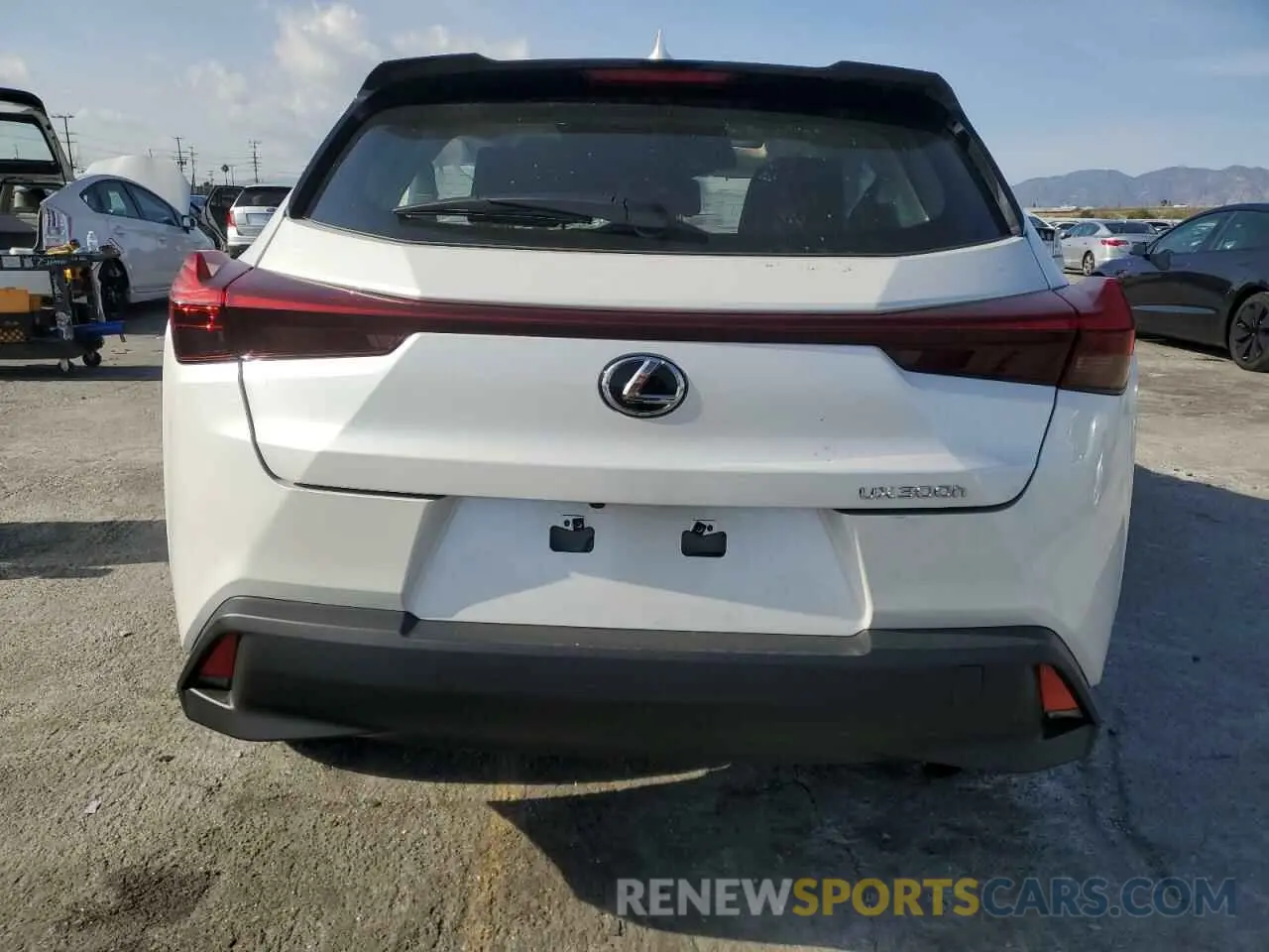 6 fotografías del automóvil dañado JTHYBJAHXS2013108 LEXUS UX 300H BA 2025