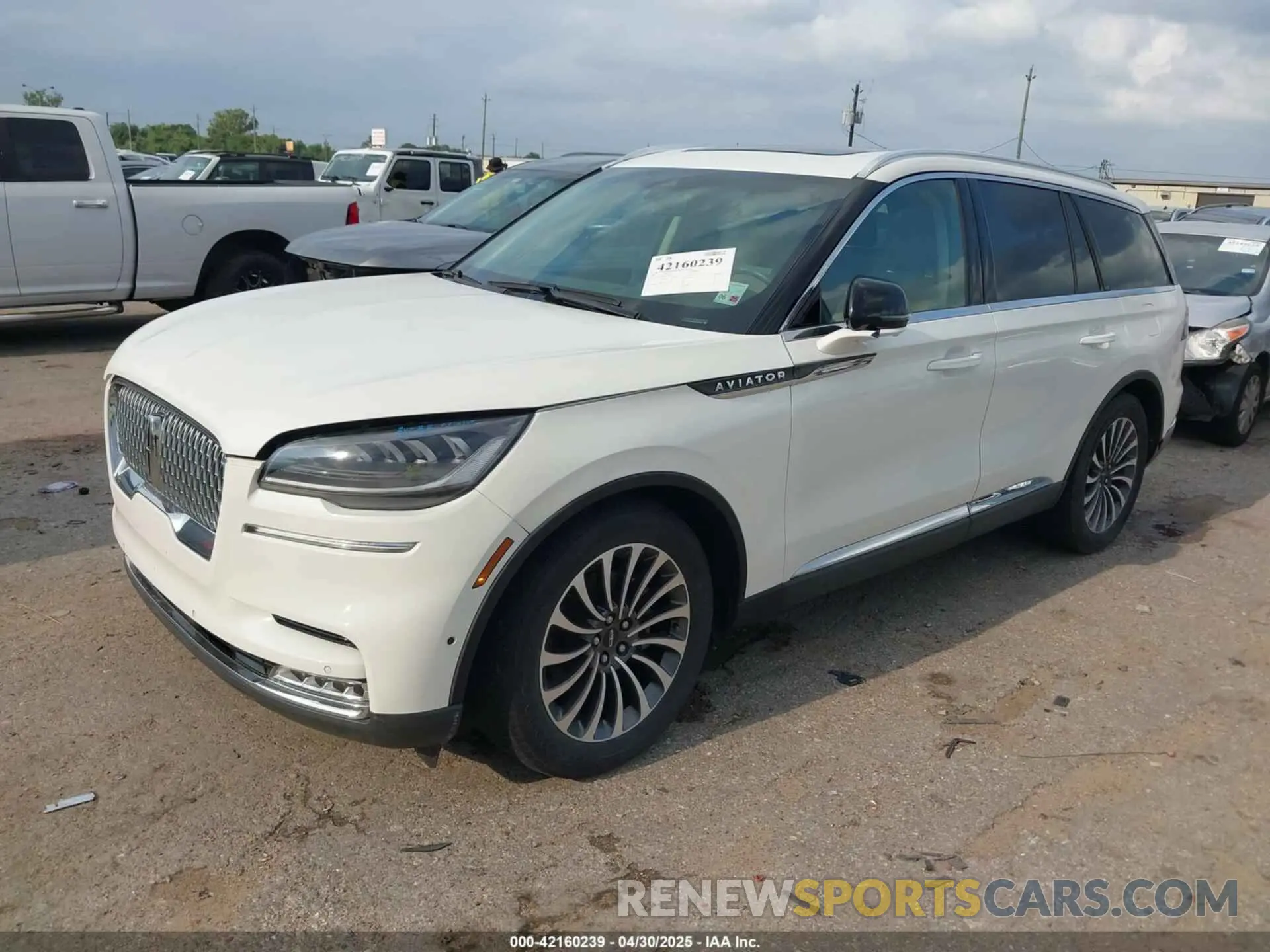 2 fotografías del automóvil dañado 5LM5J7WC8LGL36710 LINCOLN AVIATOR 2020