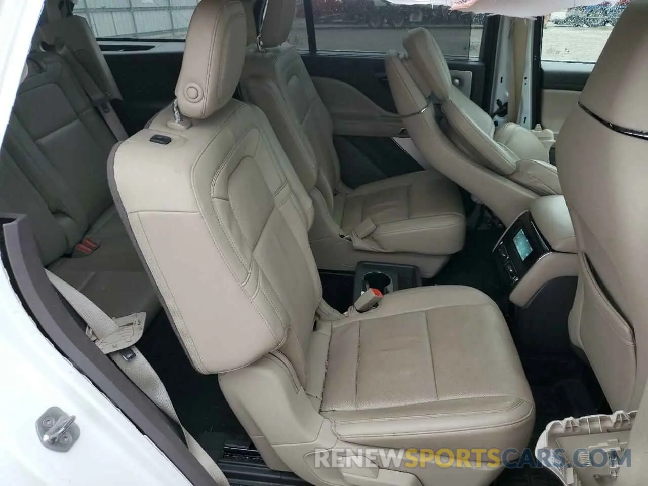 11 fotografías del automóvil dañado 5LM5J7XC0LGL22749 LINCOLN AVIATOR 2020