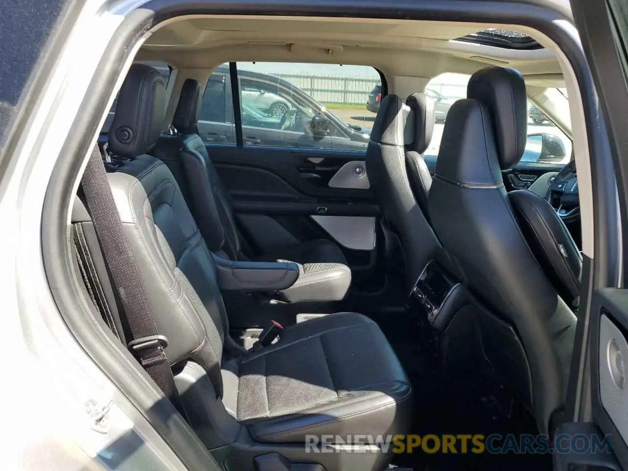 11 fotografías del automóvil dañado 5LM5J7XC4LGL20616 LINCOLN AVIATOR 2020