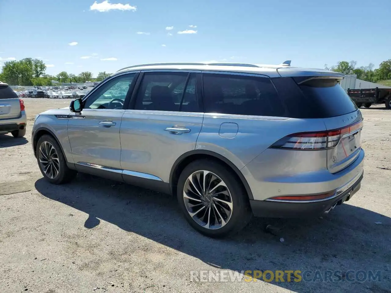 2 fotografías del automóvil dañado 5LM5J7XC4LGL20616 LINCOLN AVIATOR 2020