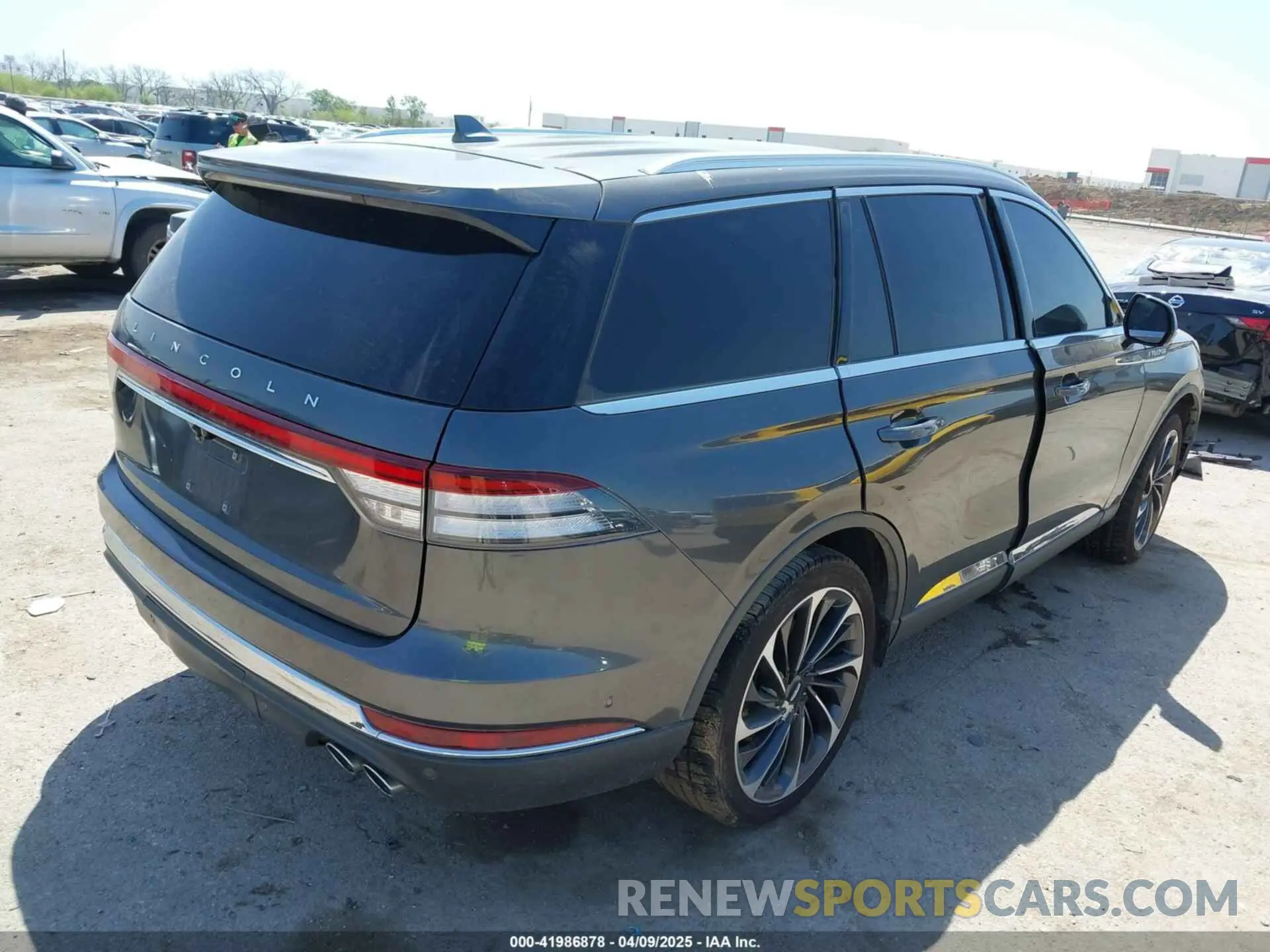 4 fotografías del automóvil dañado 5LM5J7XC4LGL28568 LINCOLN AVIATOR 2020