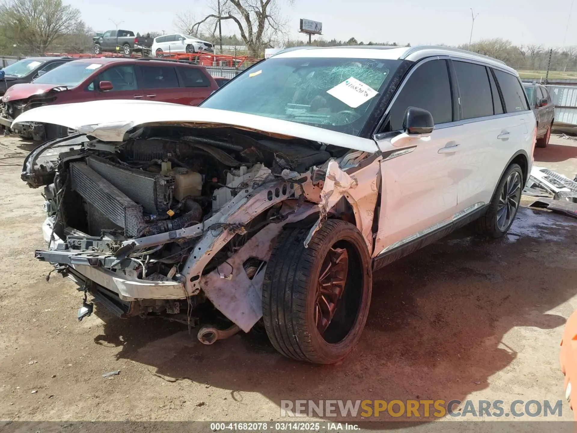 2 fotografías del automóvil dañado 5LM5J7XC8LGL11059 LINCOLN AVIATOR 2020