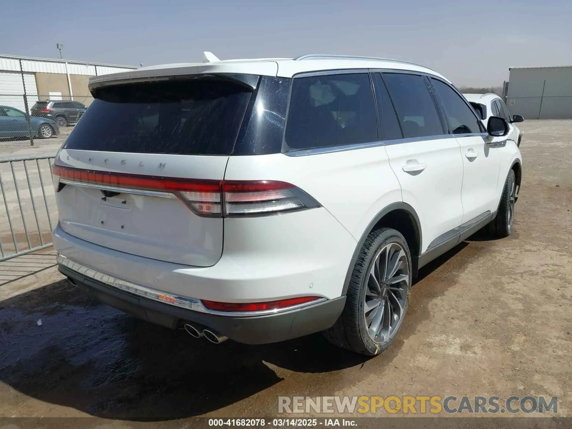 4 fotografías del automóvil dañado 5LM5J7XC8LGL11059 LINCOLN AVIATOR 2020