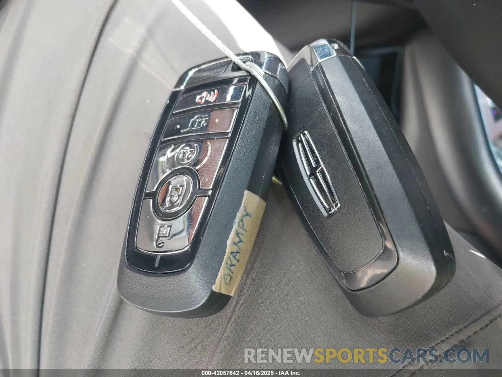 11 fotografías del automóvil dañado 5LM5J7XC9LGL28467 LINCOLN AVIATOR 2020