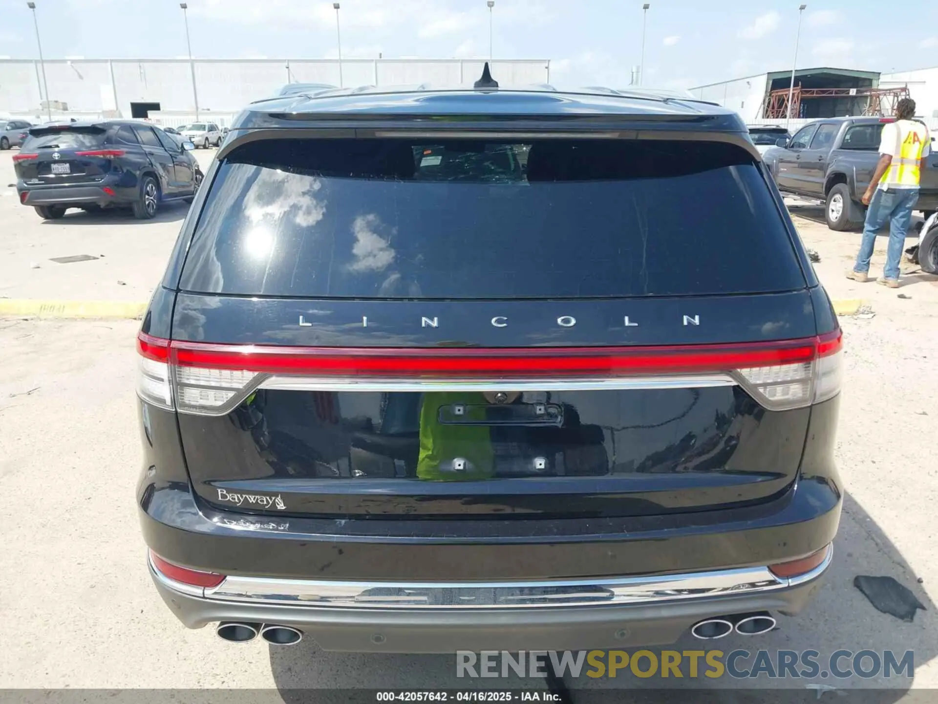16 fotografías del automóvil dañado 5LM5J7XC9LGL28467 LINCOLN AVIATOR 2020